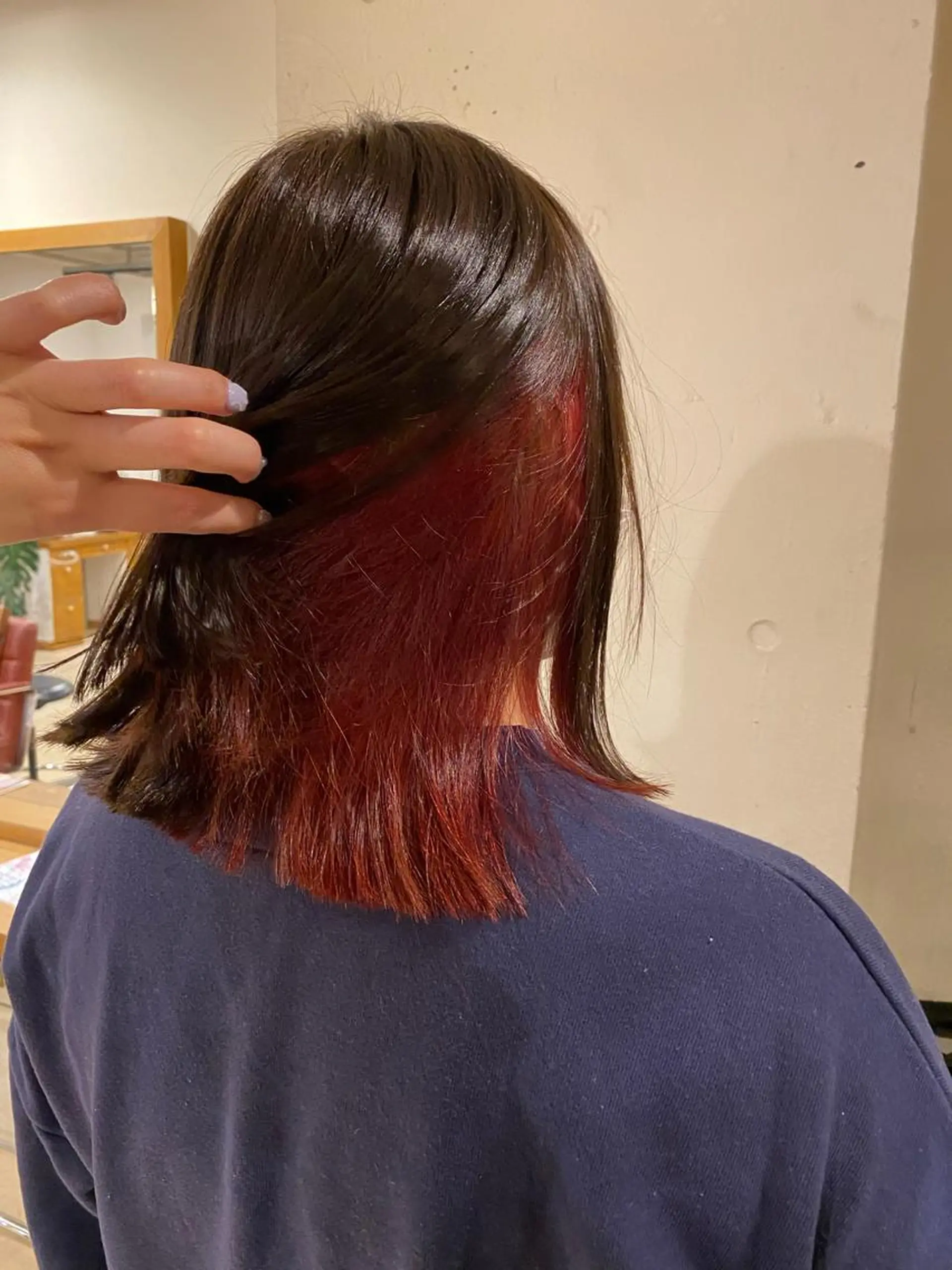 ミディアム カラー 安澤 彩奈のヘアスタイル