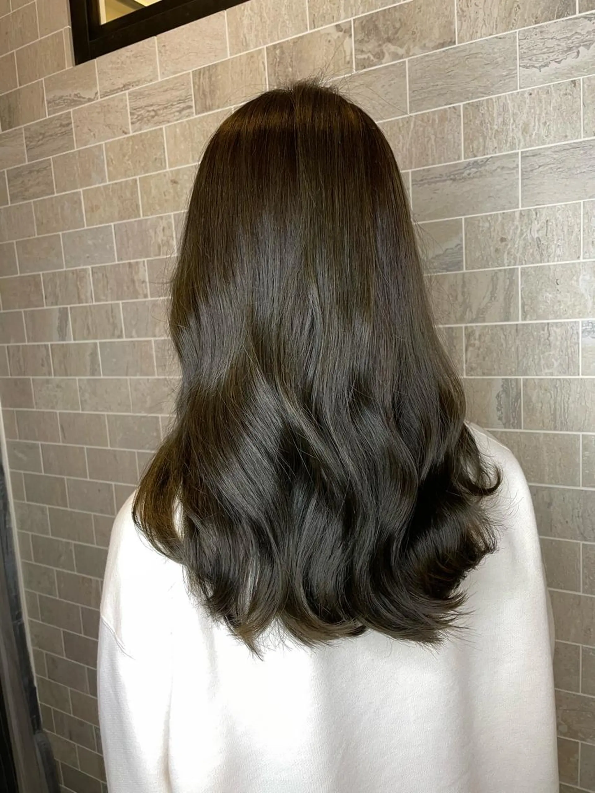 ロング 栗林 茉那のヘアスタイル