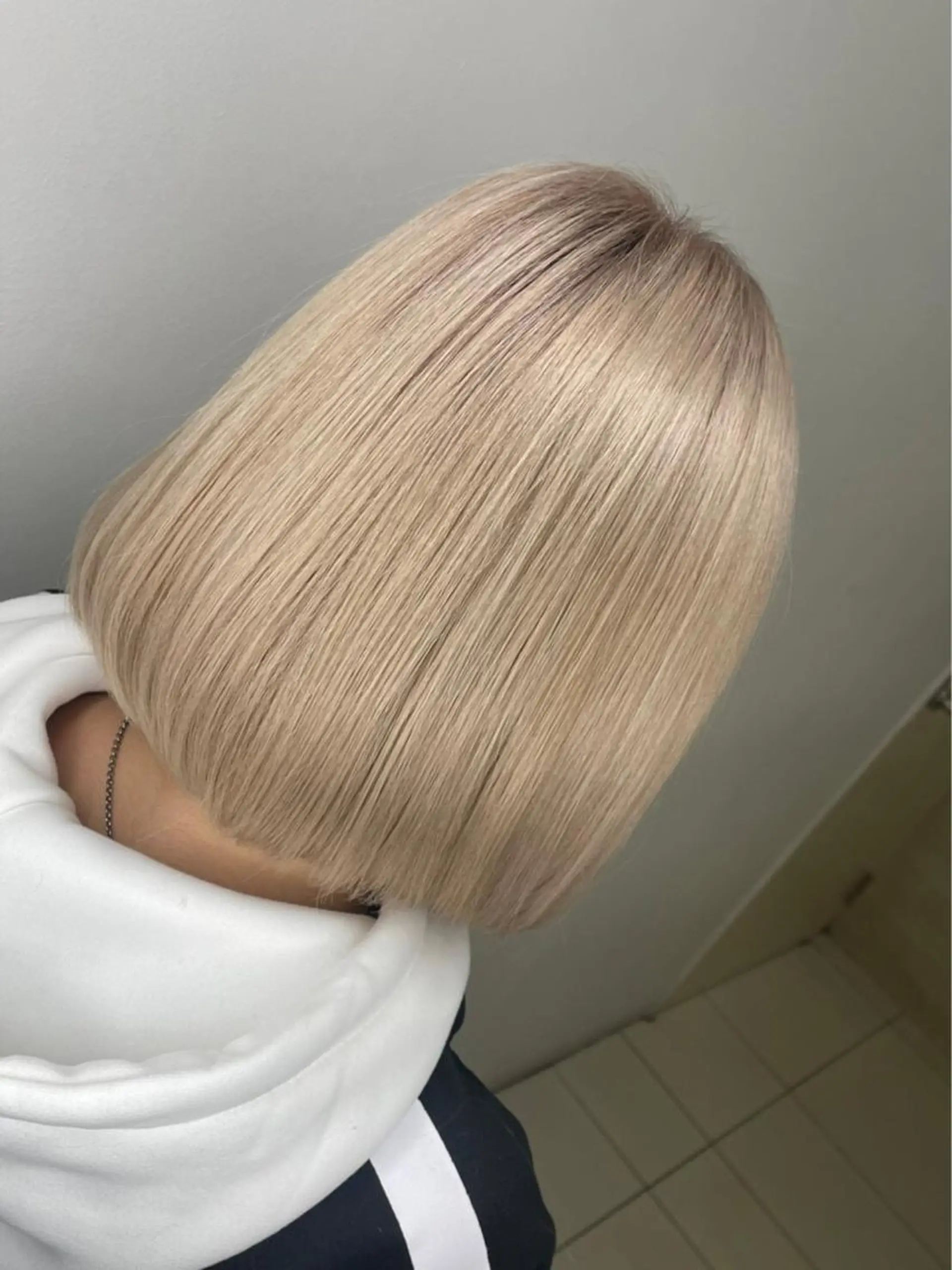 ショート カラー ハイトーンカラー トリートメント トリートメント まつ毛/アイブロウ /髪質改善カラーのヘアスタイル