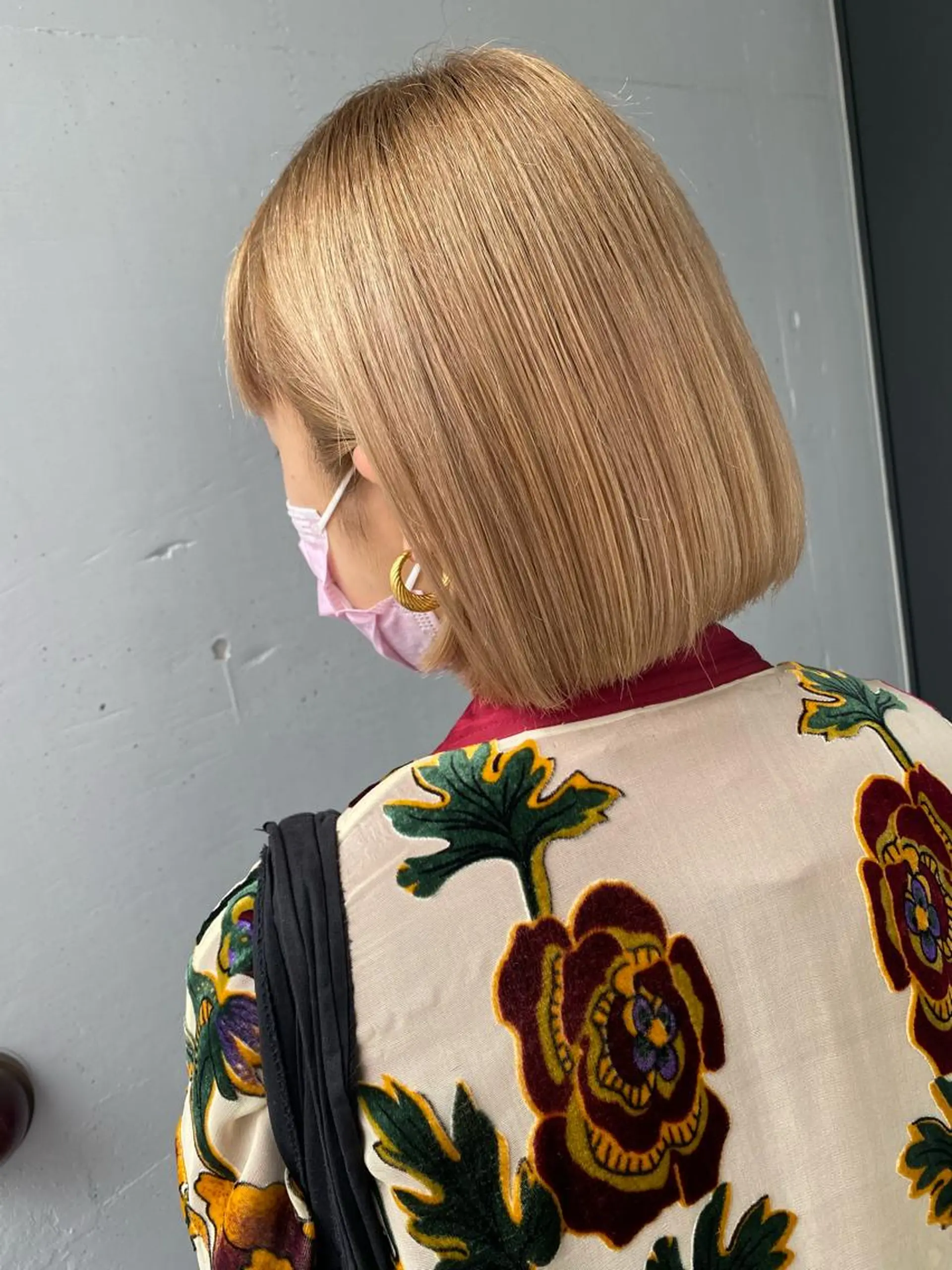 ショート カラー ベージュカラー ブリーチ ミルクティーベージュ 学生 トリートメント ヘアカラー トリートメント 髪質改善/レイヤー ストウシンゴのヘアスタイル