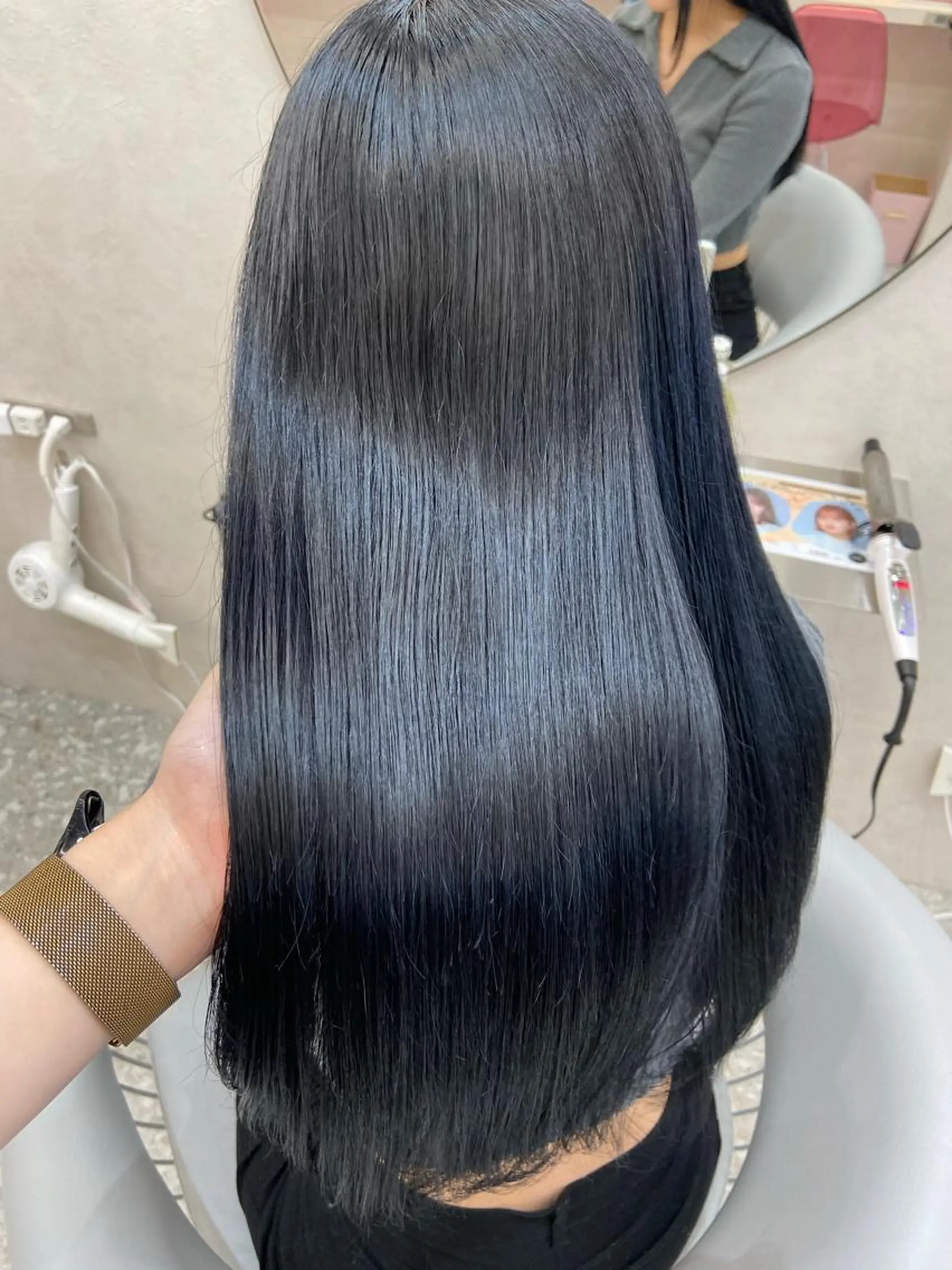 ロング カラー シールエクステ 黒髪 ブリーチ ブルーカラー ブルーブラック カット ヘアカラー トリートメント 新宿/韓国ヘア 中明度カラー/かやのヘアスタイル