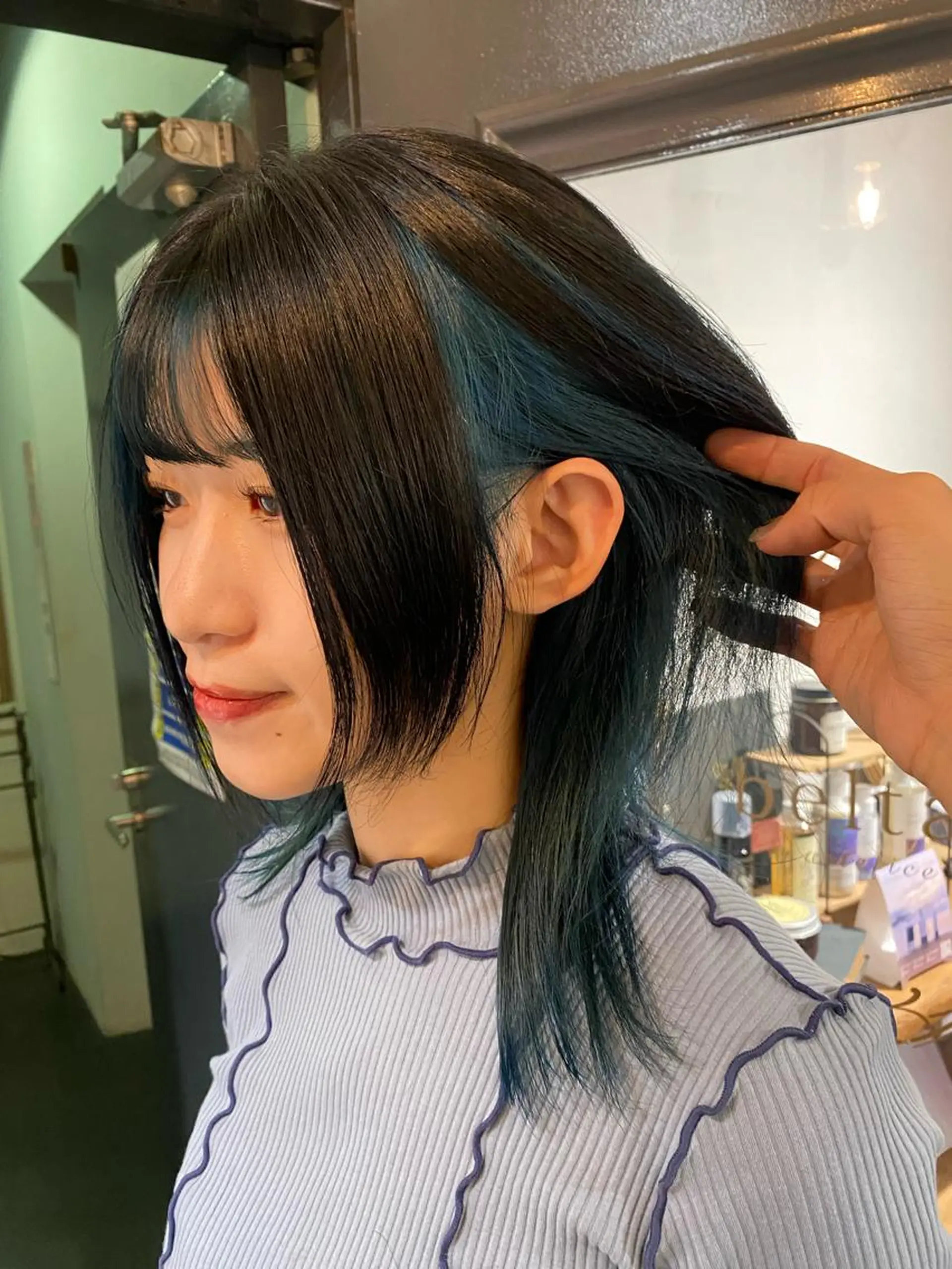 ミディアム カラー 梅田ハイトーン チダ ヒナノのヘアスタイル