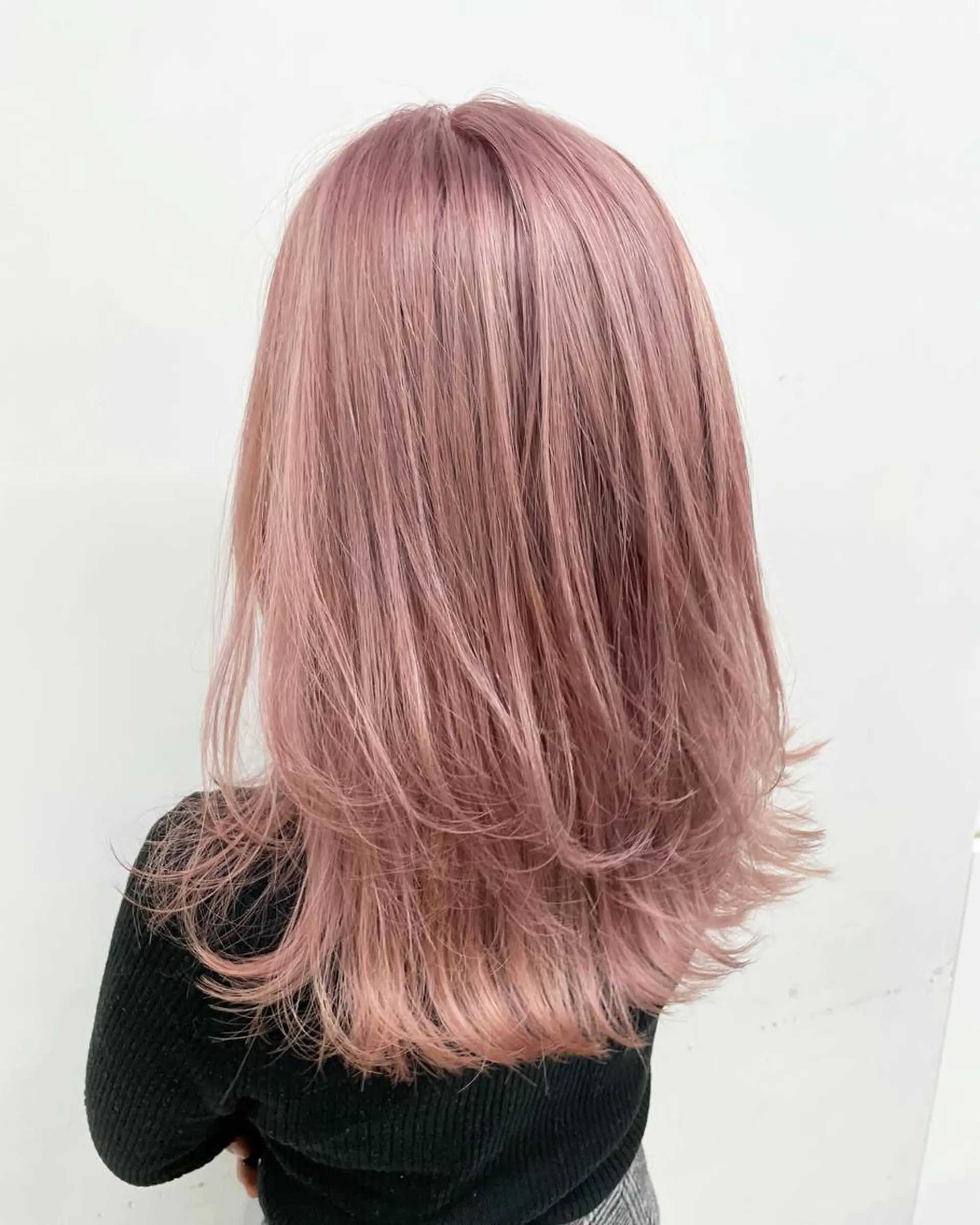 ミディアム カラー 🩵ハイトーン 美咲🩵のヘアスタイル