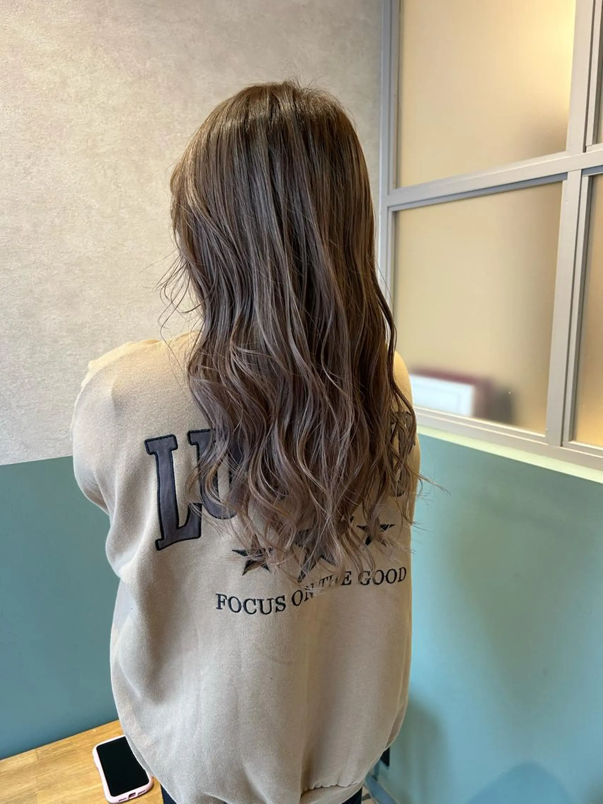 ロング カラー アッシュ アッシュグレー アッシュグレージュ バレイヤージュ ベージュカラー カット ヘアカラー ボブ/ハイトーン 立川loose 下田のヘアスタイル