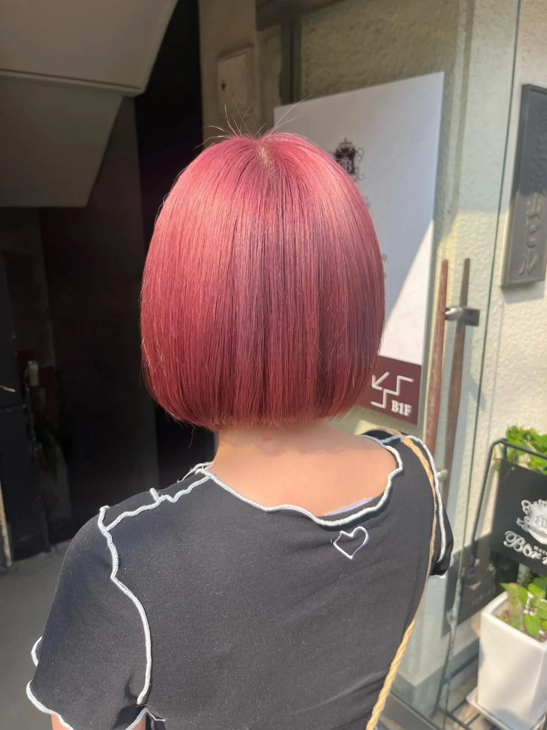 ショート カラー 艶髪/ハイトーン/ ヘアセット/モエノのヘアスタイル