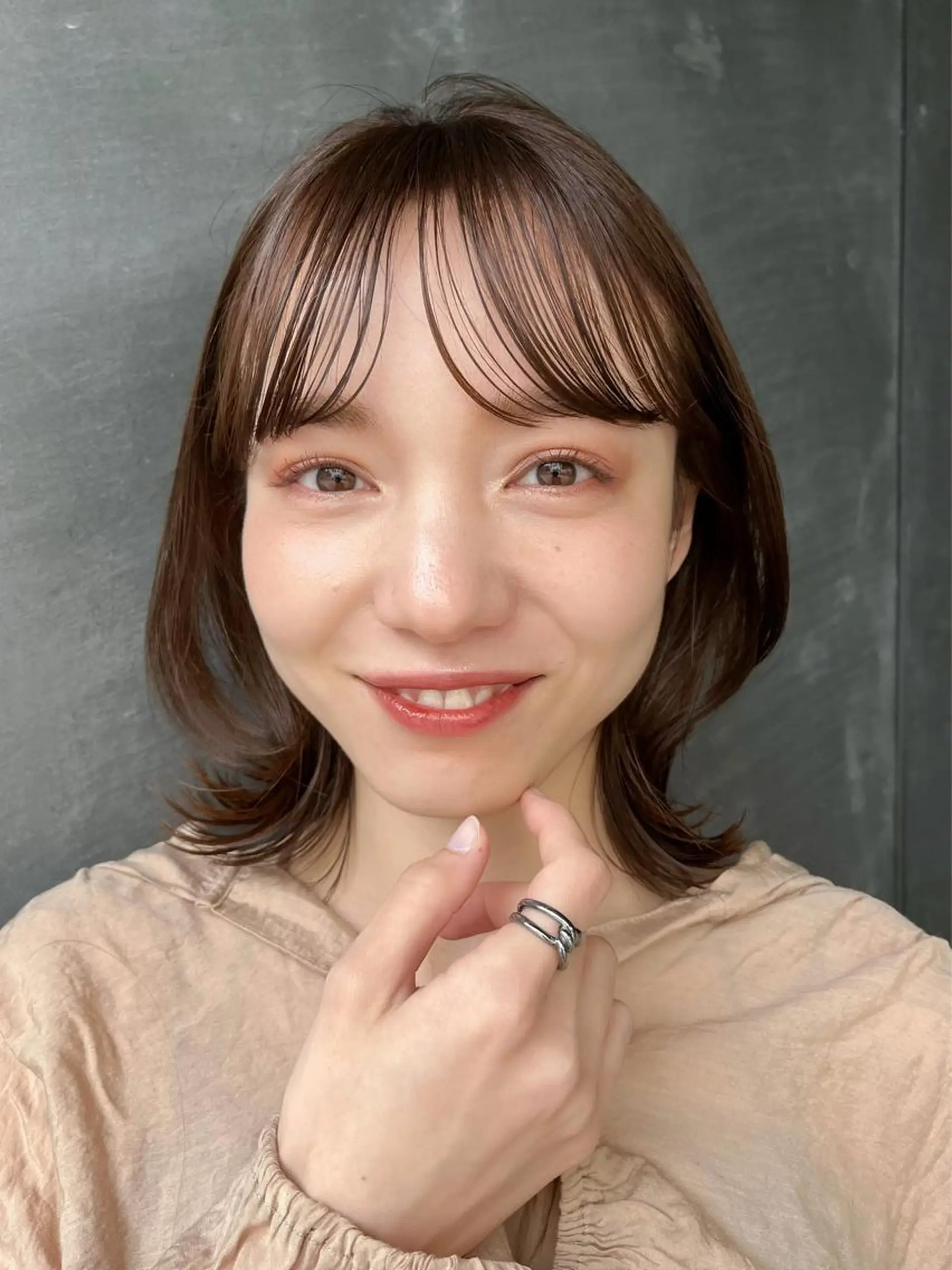 ミディアム カラー ヘアアレンジ ボブレイヤー アッシュ ブリーチ 透明感カラー ブリーチなしカラー カット ヘアカラー トリートメント 顔周りカット/アレン ジ/カラー小野寺紗良のヘアスタイル