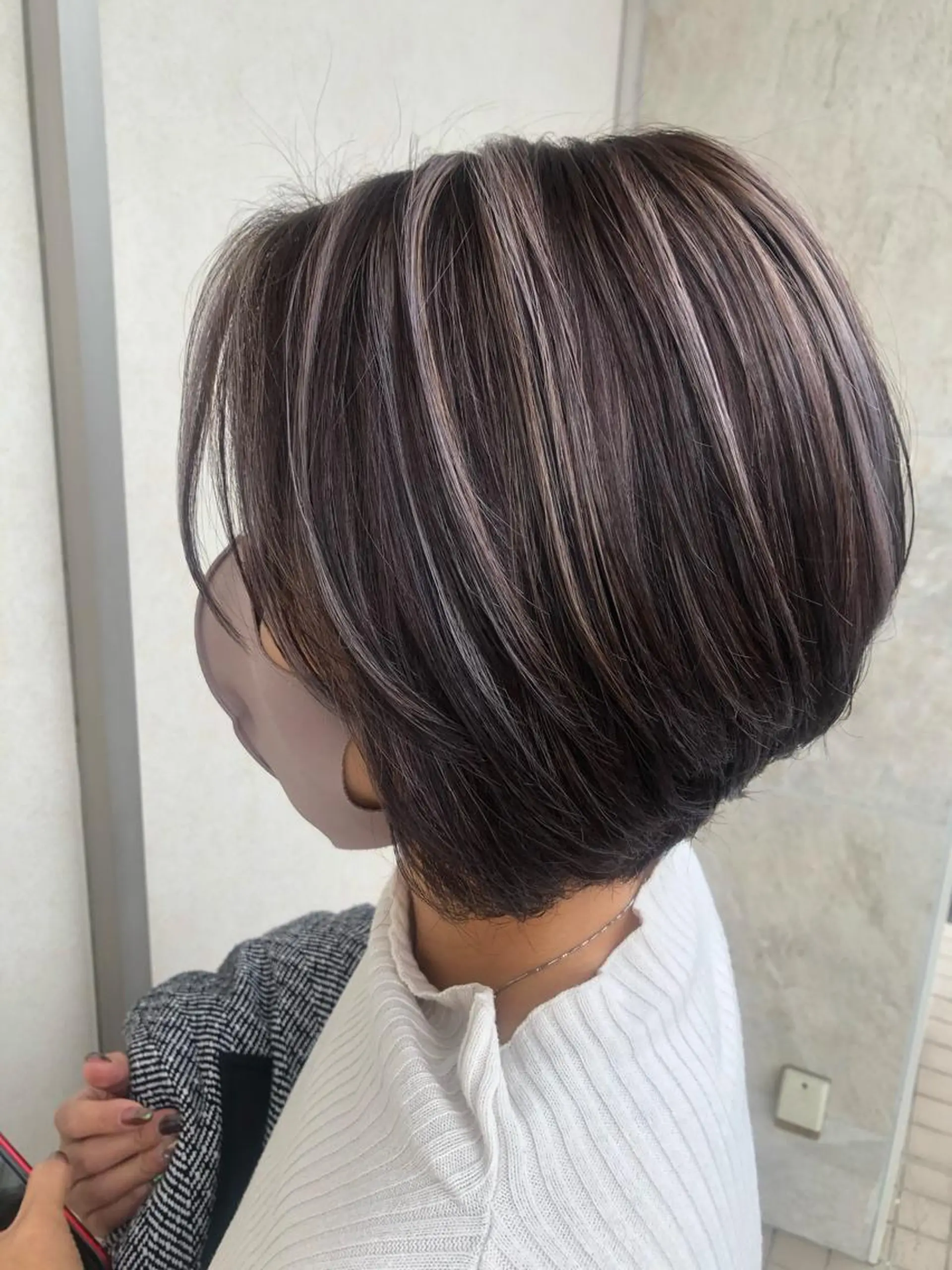 ショート カラー ハイライトカラー ラベンダーカラー ハイライト 井澤 和花のヘアスタイル