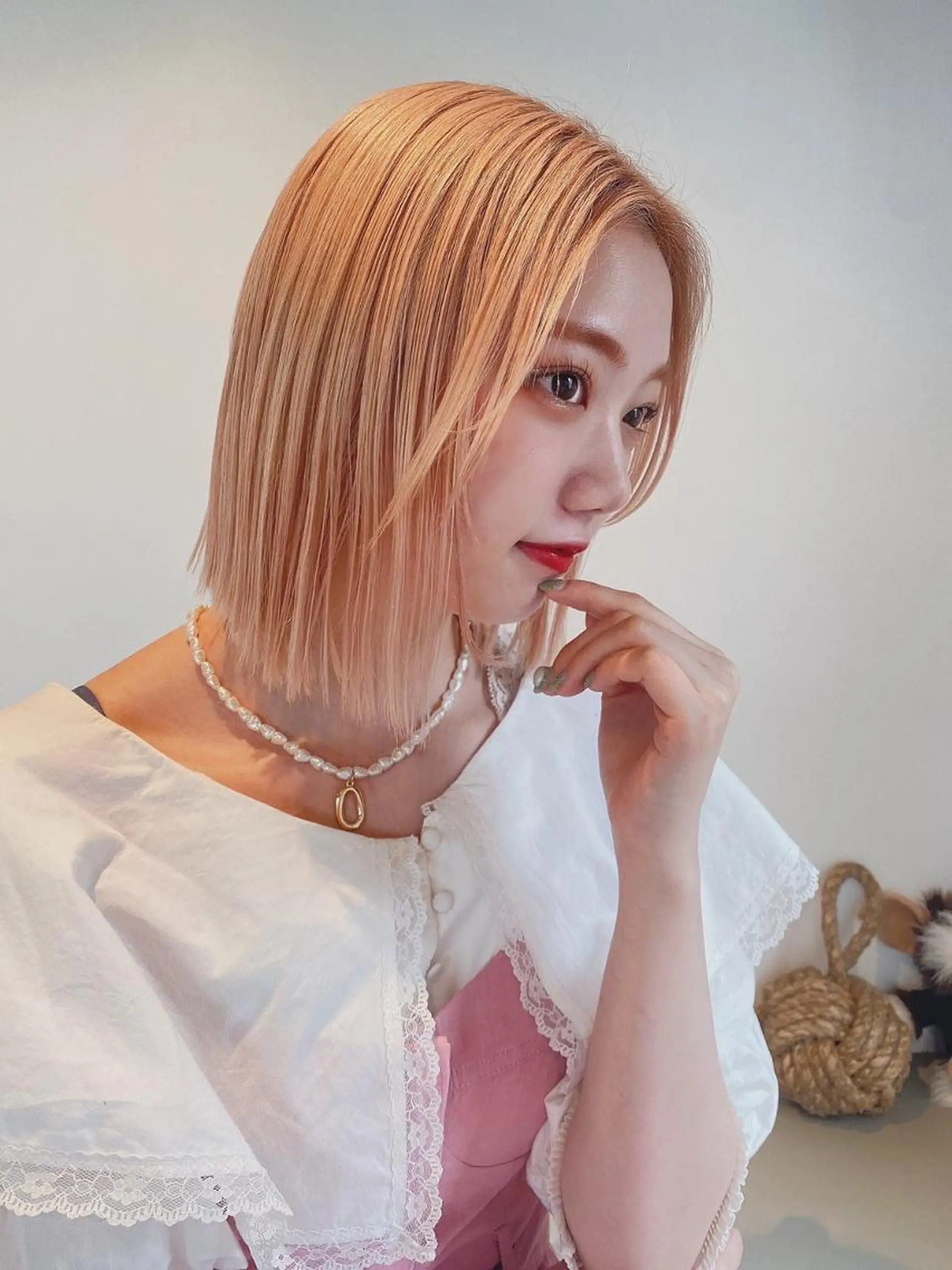 ミディアム カラー アディクシーカラー ブリーチ ブロンド ブルーカラー ハイライトカラー CEINE＋ officialのヘアスタイル