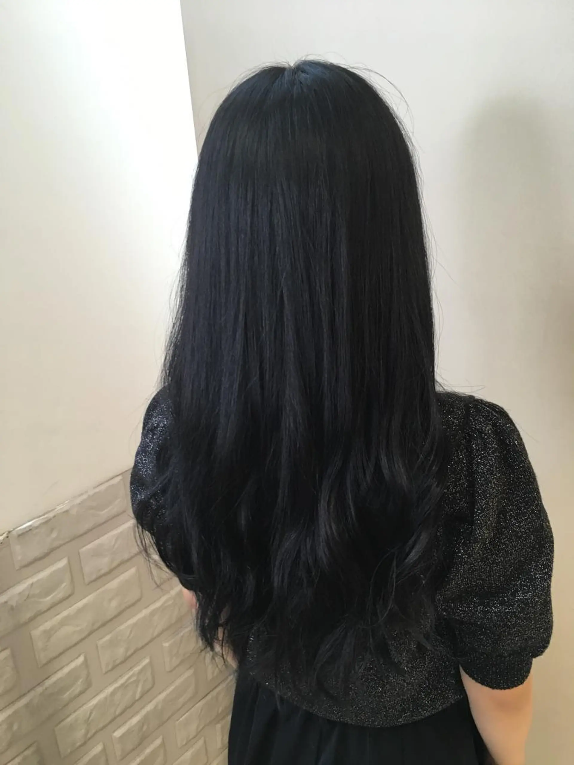 ロング カラー 黒髪 ブルーカラー ブルーブラック 農添 杏のヘアスタイル