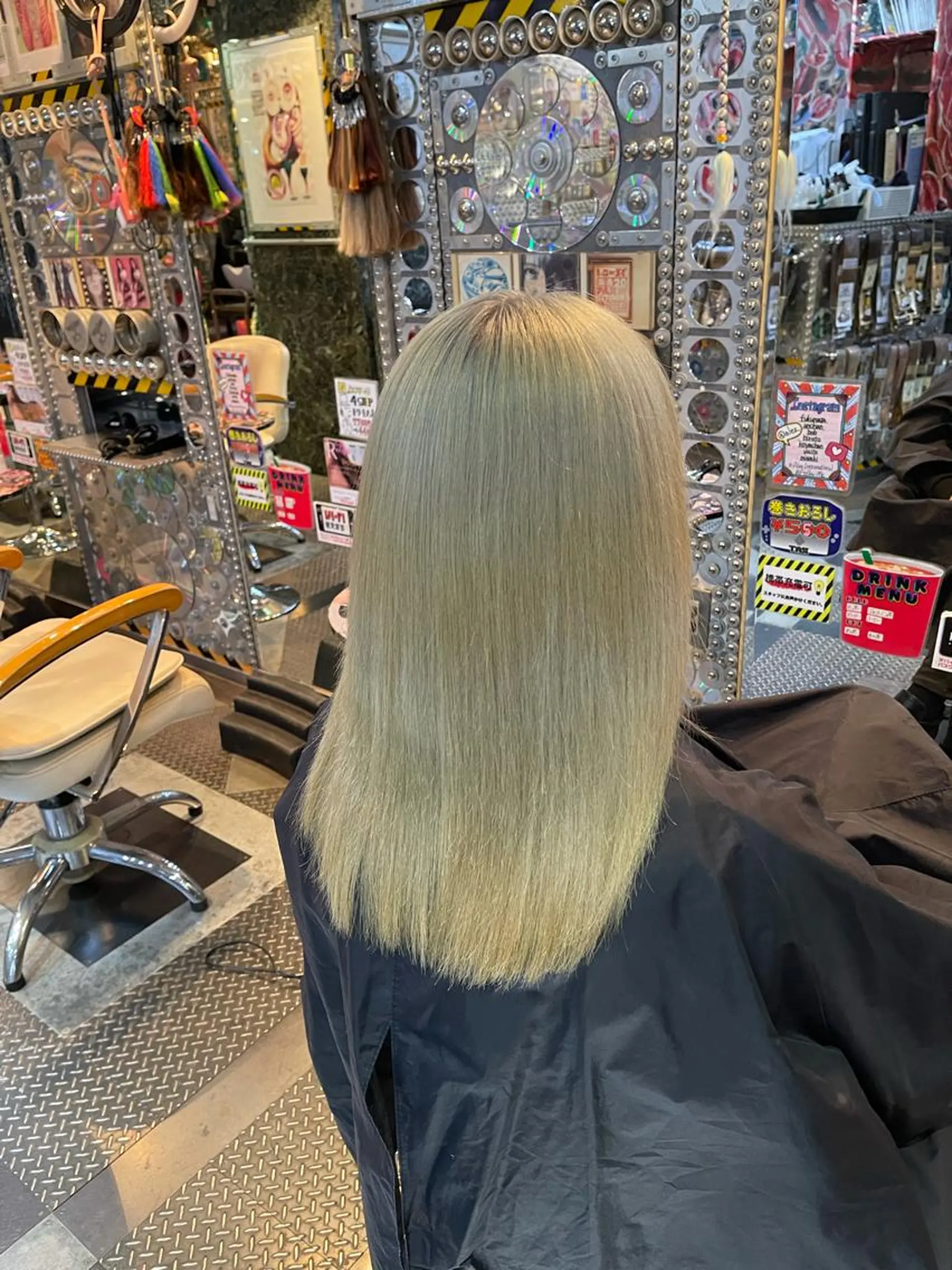 ミディアム カラー ヘアアレンジ ブリーチ ケアブリーチ ハイトーンカラー haco+所属・🌈派手髪エクステ ブレイズ🌈ひろとのヘアスタイル