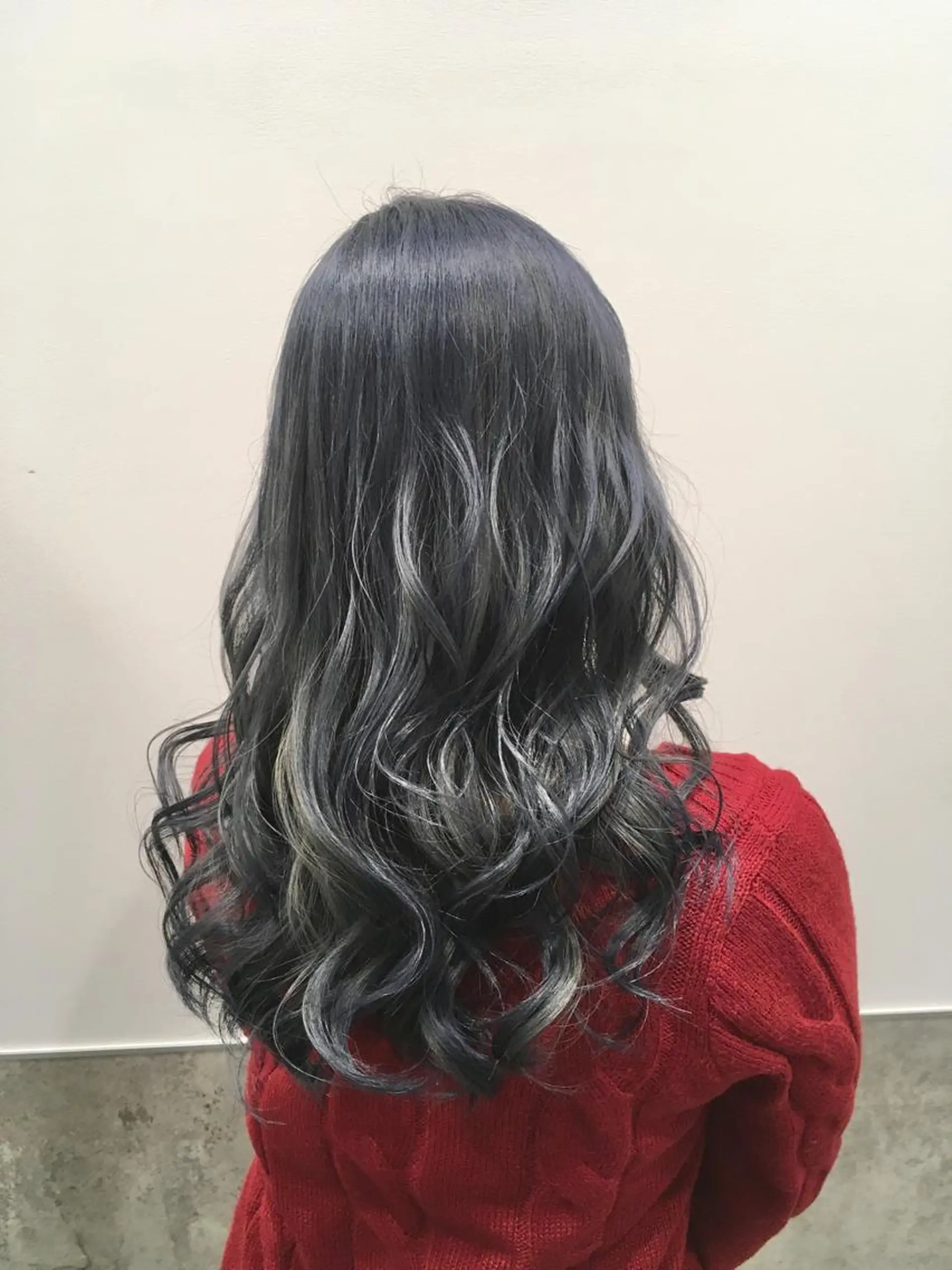 ロング カラー ブルーカラー ブルージュ ヘアカラー トリートメント ヘッドスパ ヘアセット go today shaire salon 本店所属・yoshi ☆のヘアスタイル