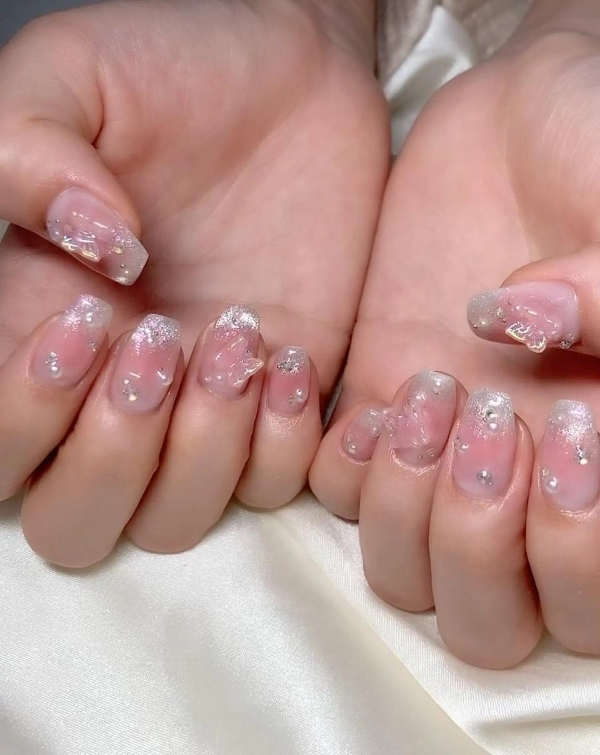 ネイル マツエク・マツパ アイブロウ 韓国風マツエク パリジェンヌラッシュリフト まつげパーマ ワンホンマツエク 長さ出し ハンドネイル Nail&eye Belire 新宿のネイルデザイン