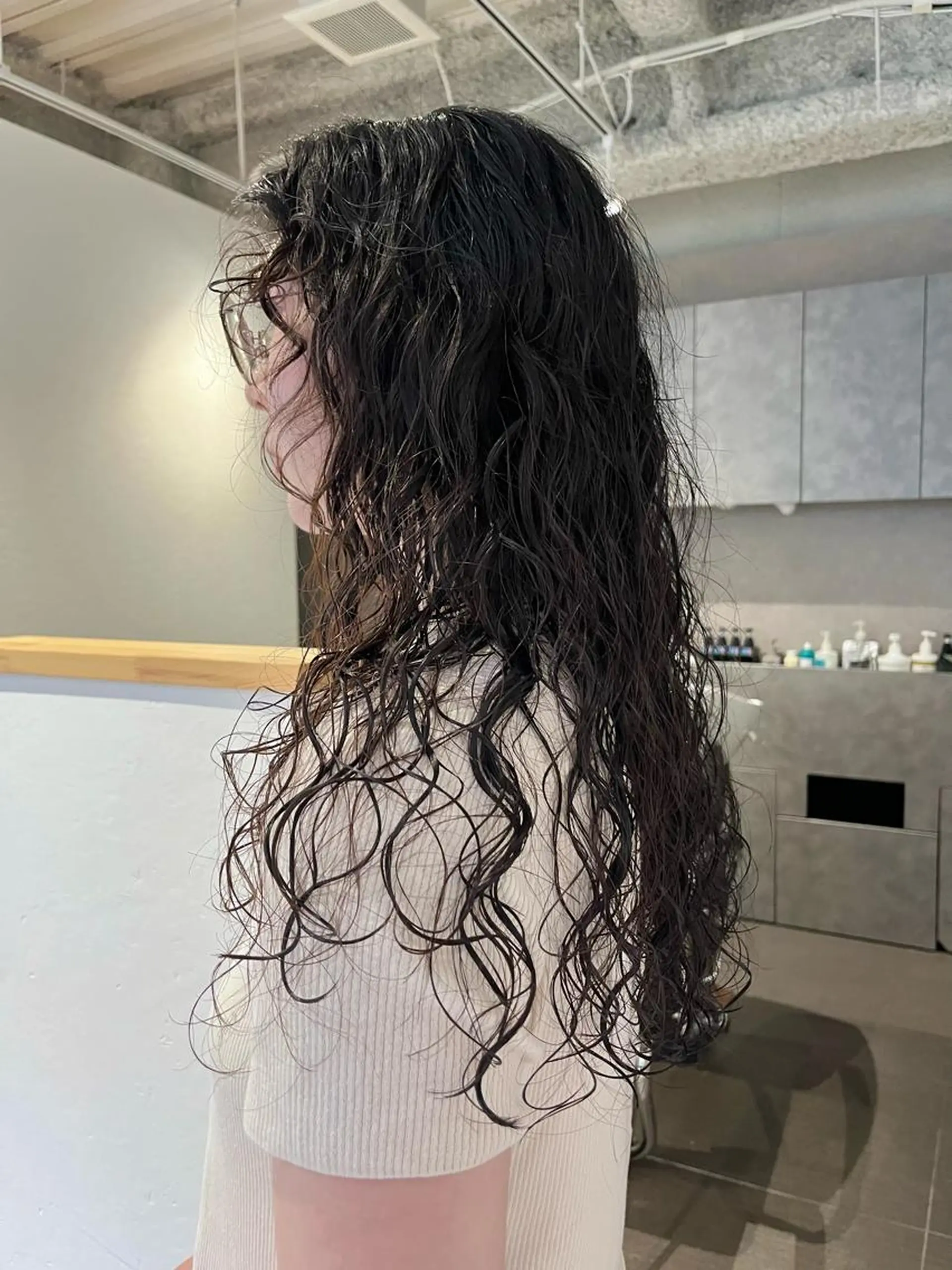 ロング パーマ ロング スパイラルパーマ カット パーマ トリートメント 桃果 momokaのヘアスタイル