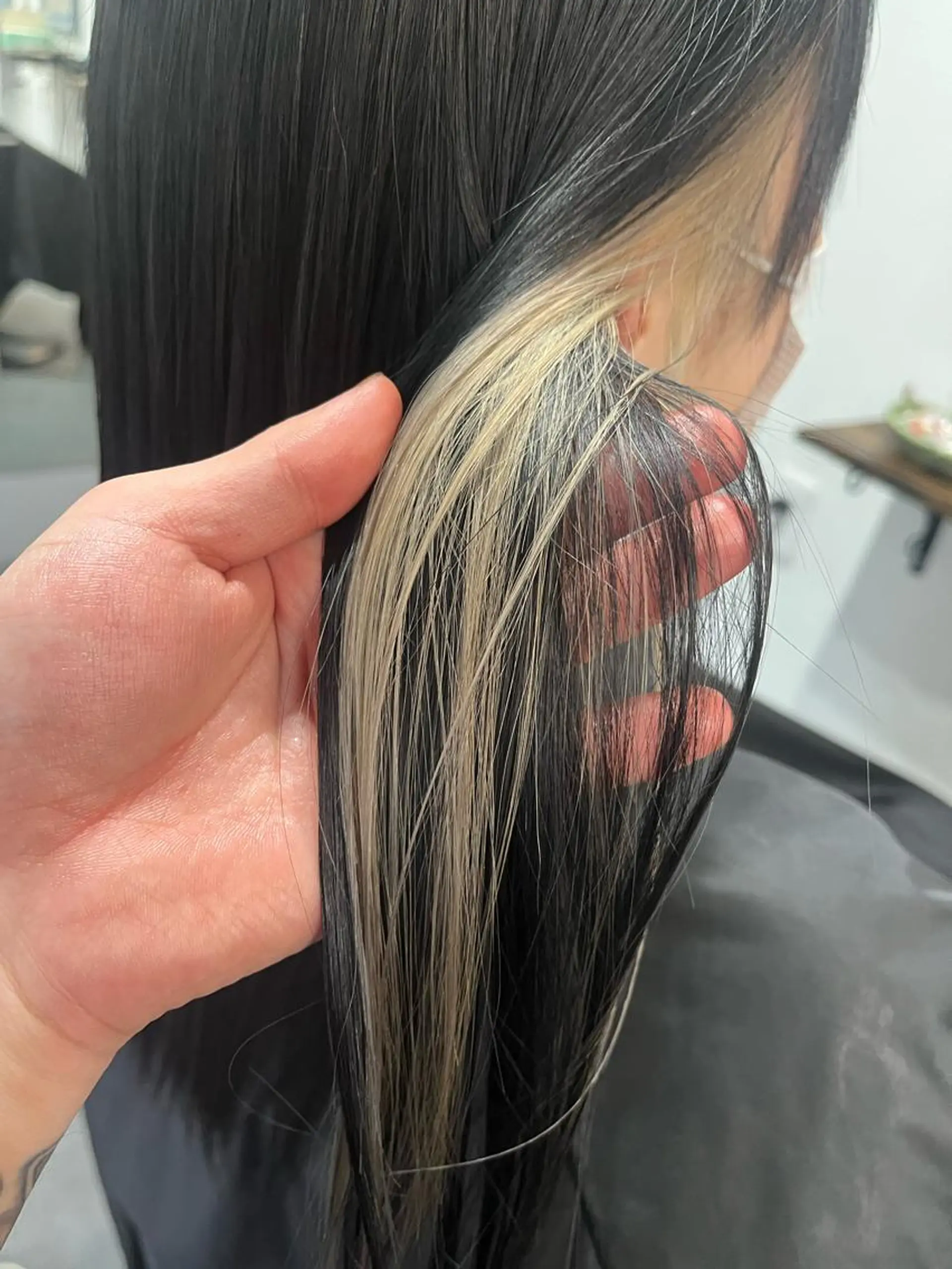 セミロング ヘアカラー Sherry大国町所属・Sherry大国町 HIKARUのヘアスタイル