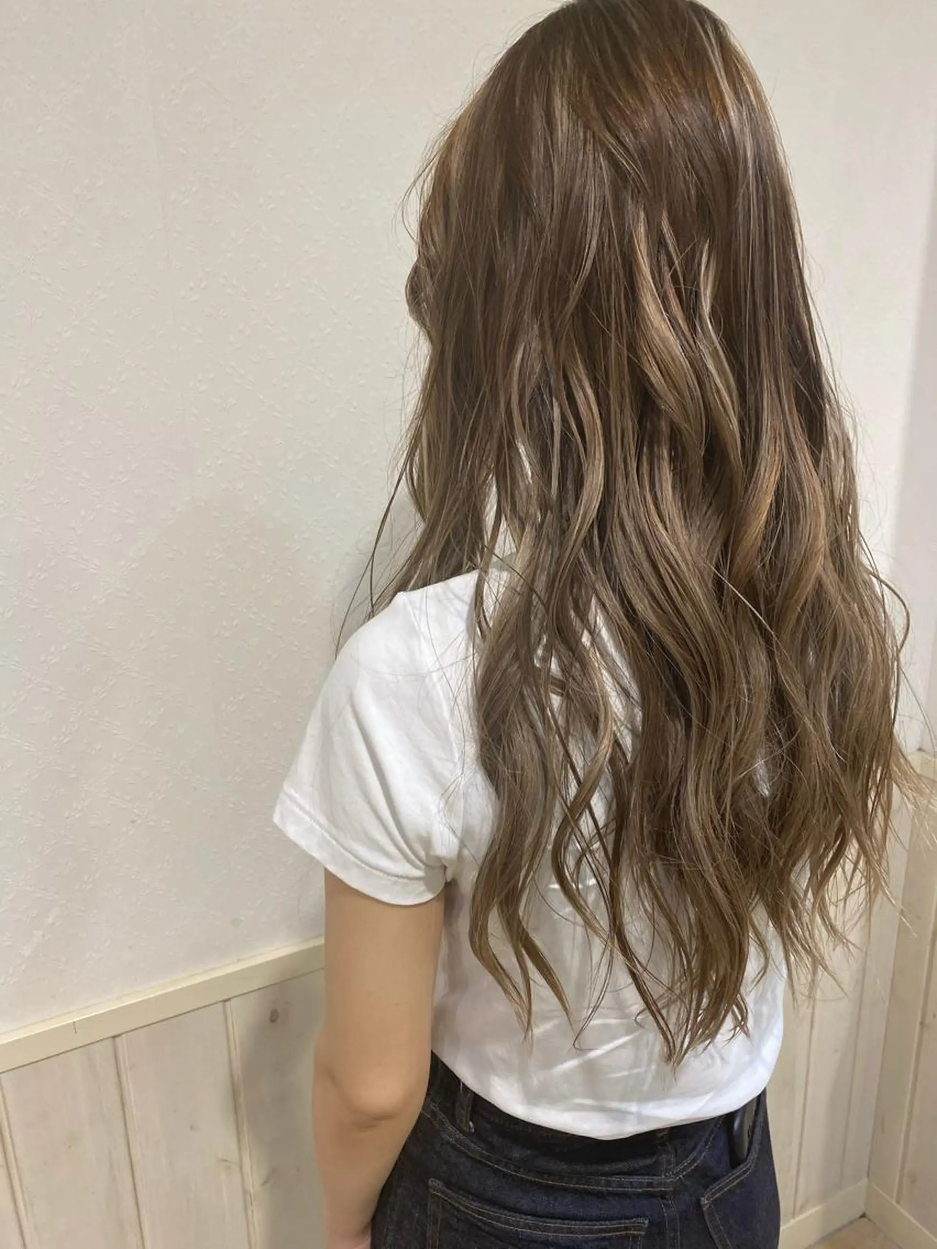 ロング カラー ヘアカラー 宮内 真乃のヘアスタイル