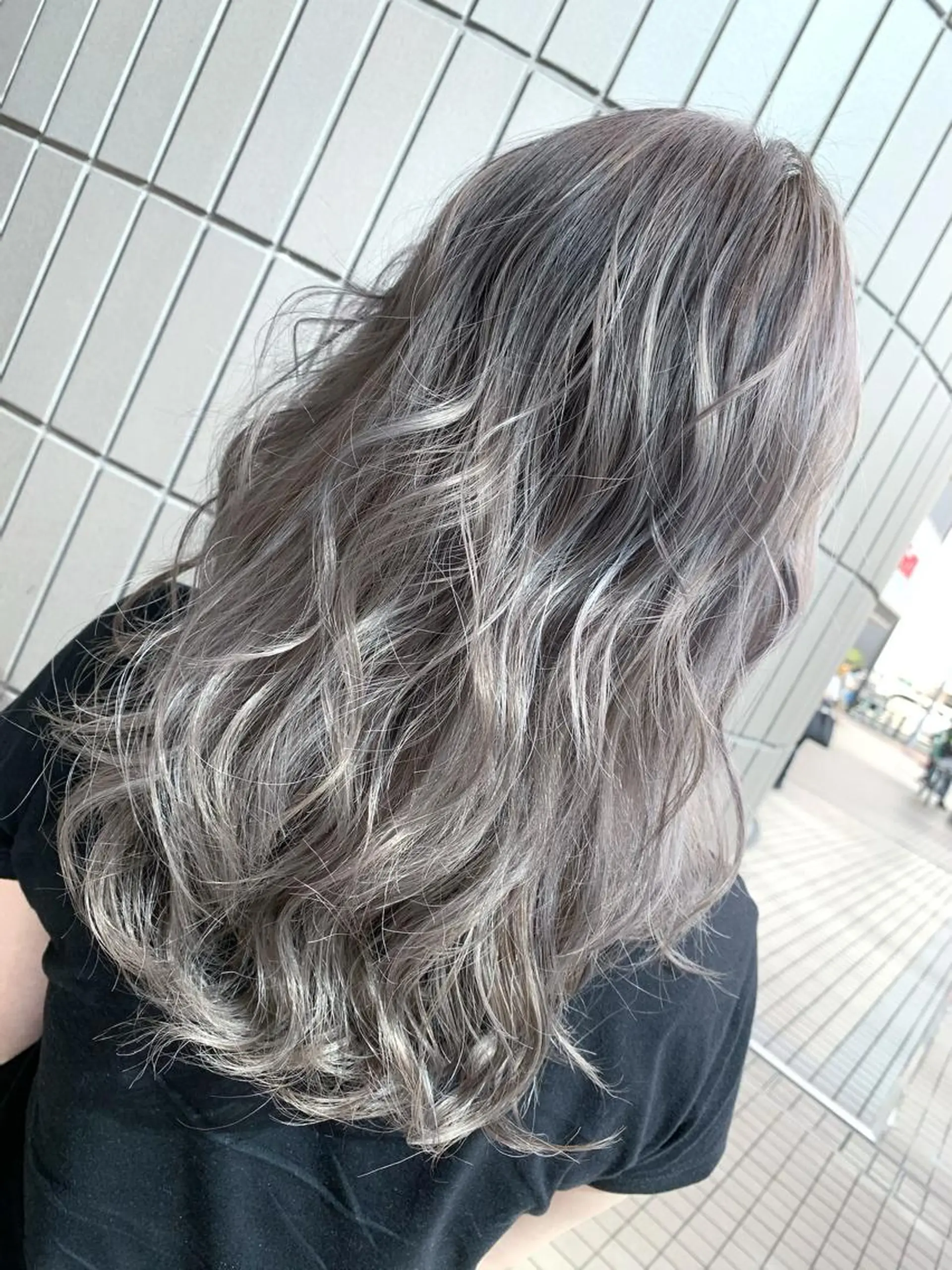 ロング カラー バレイヤージュ レイヤーカット カット ヘアカラー トリートメント Zina天王寺 CHIAKIのヘアスタイル