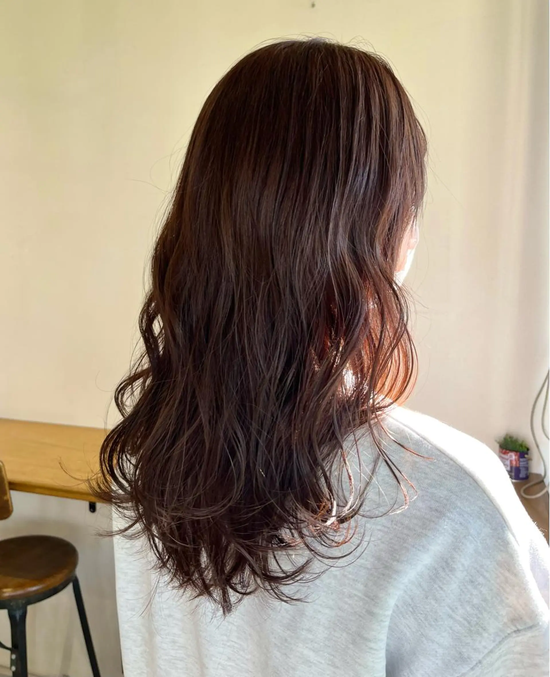 ロング ヘアカラー 森田翔斗 顔周りレイヤーのヘアスタイル