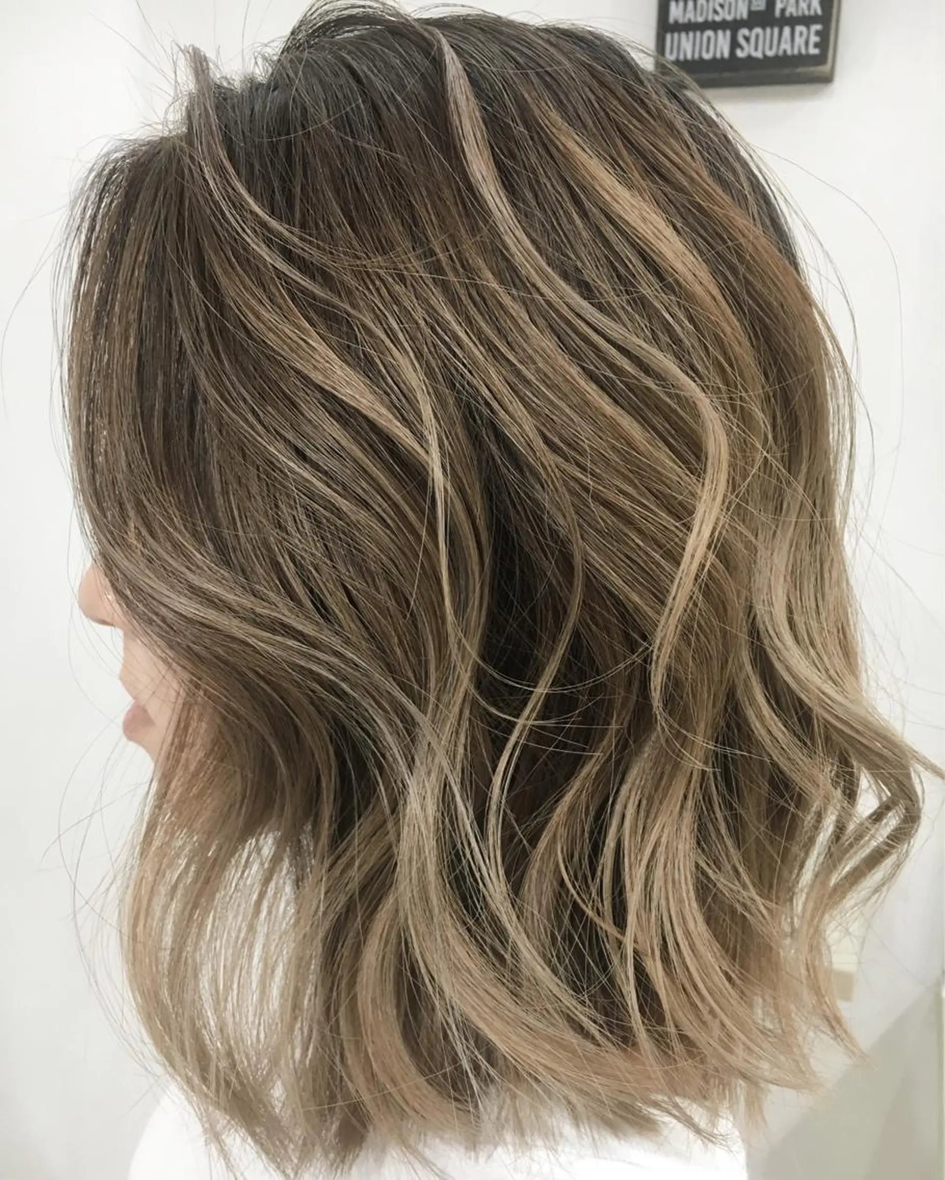 ミディアム ハイライト レイヤーカット 武内 由貴のヘアスタイル