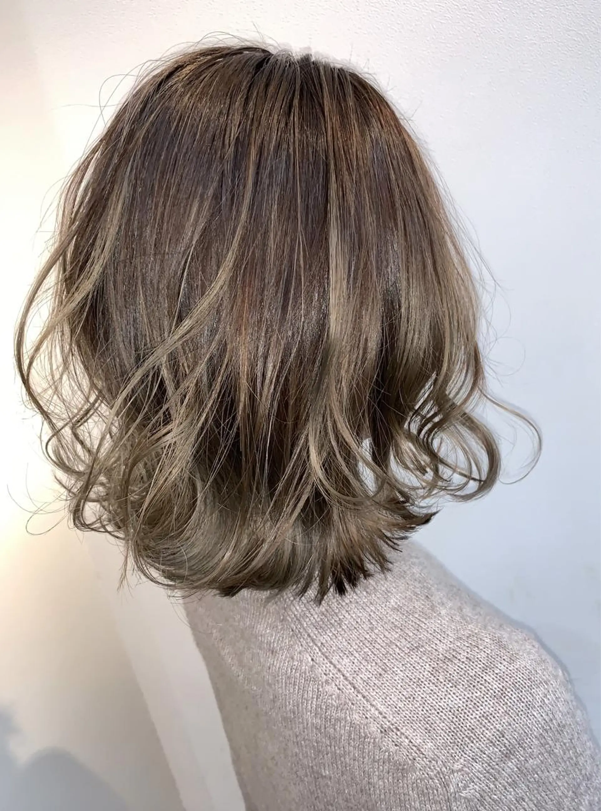 ショート カラー パーマ ヘアアレンジ バレイヤージュ ベージュカラー ミント ミントベージュ ボブ APSEE メンズカラー特化のヘアスタイル