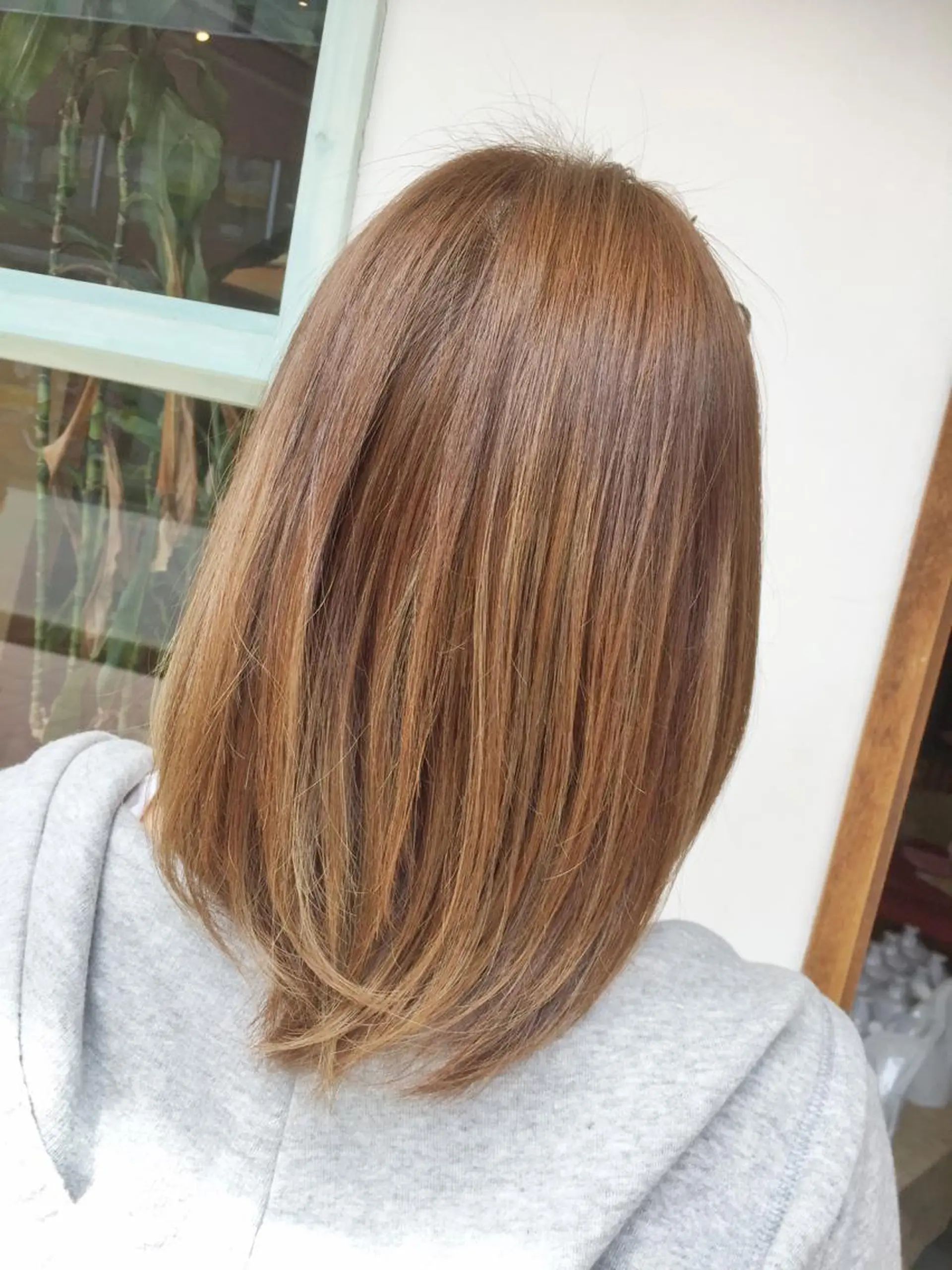 ミディアム カラー ベージュカラー ハイライトカラー ミルクティーベージュ ハイライト ◇おの あすか◇のヘアスタイル