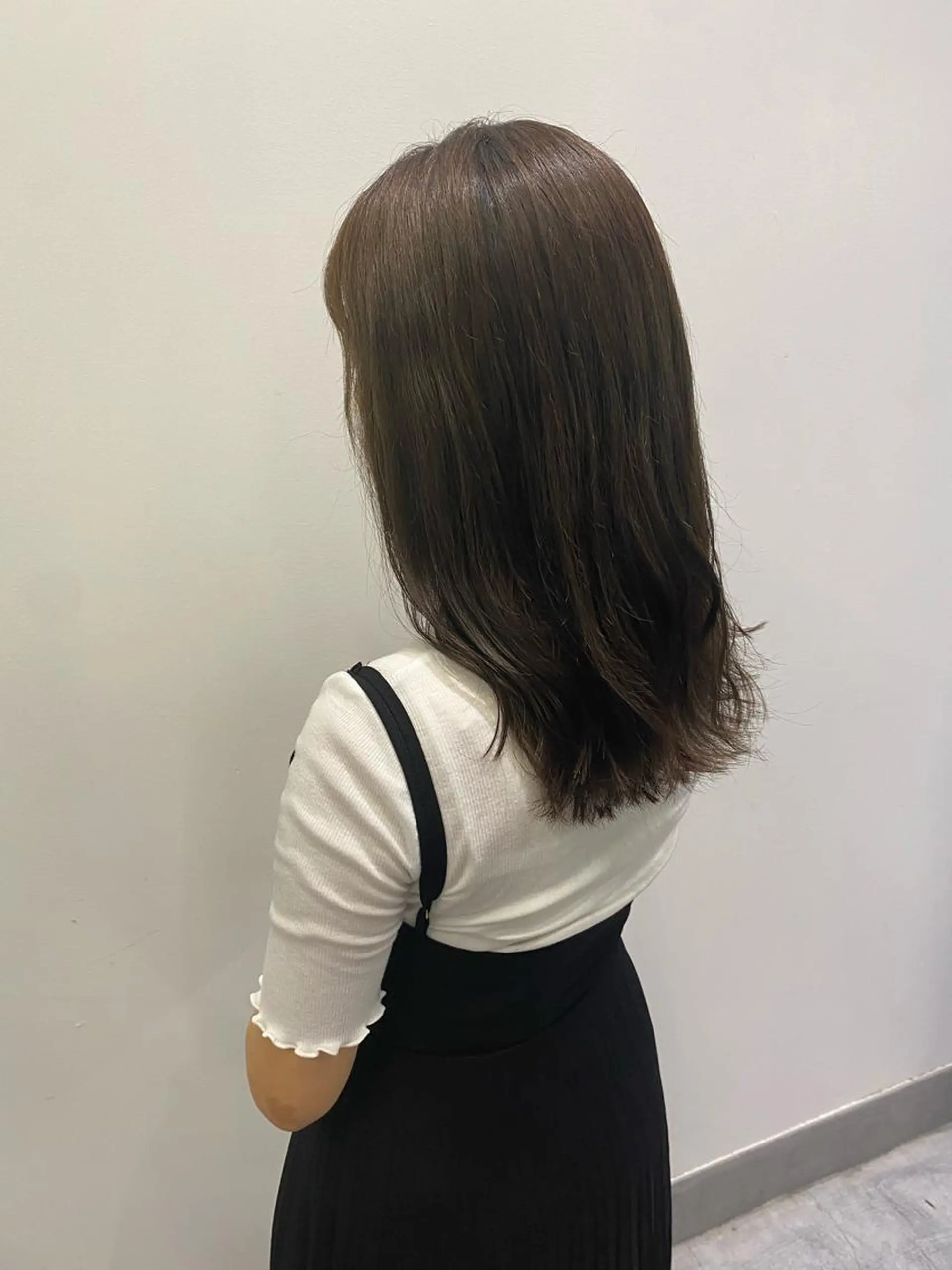 ミディアム カラー ベージュカラー オリーブベージュ カット ヘアカラー トリートメント ✨透明感カラー✨ 🦖佐々木未来🦕のヘアスタイル