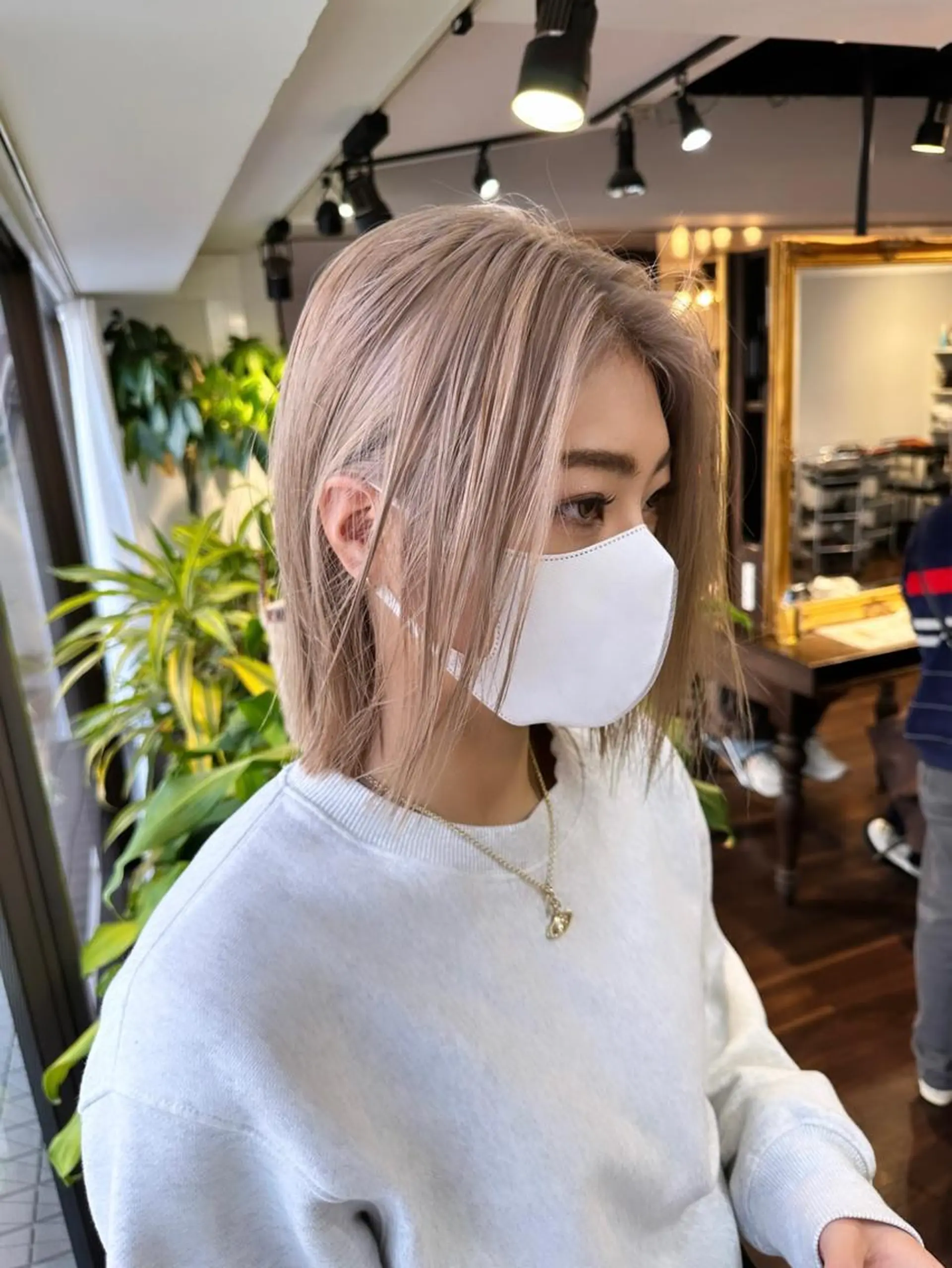 ミディアム カラー アディクシーカラー ブリーチ ケアブリーチ デザインカラー ダブルカラー カット ヘアカラー トリートメント ワンホンヘア ケラチン/Kaitoのヘアスタイル