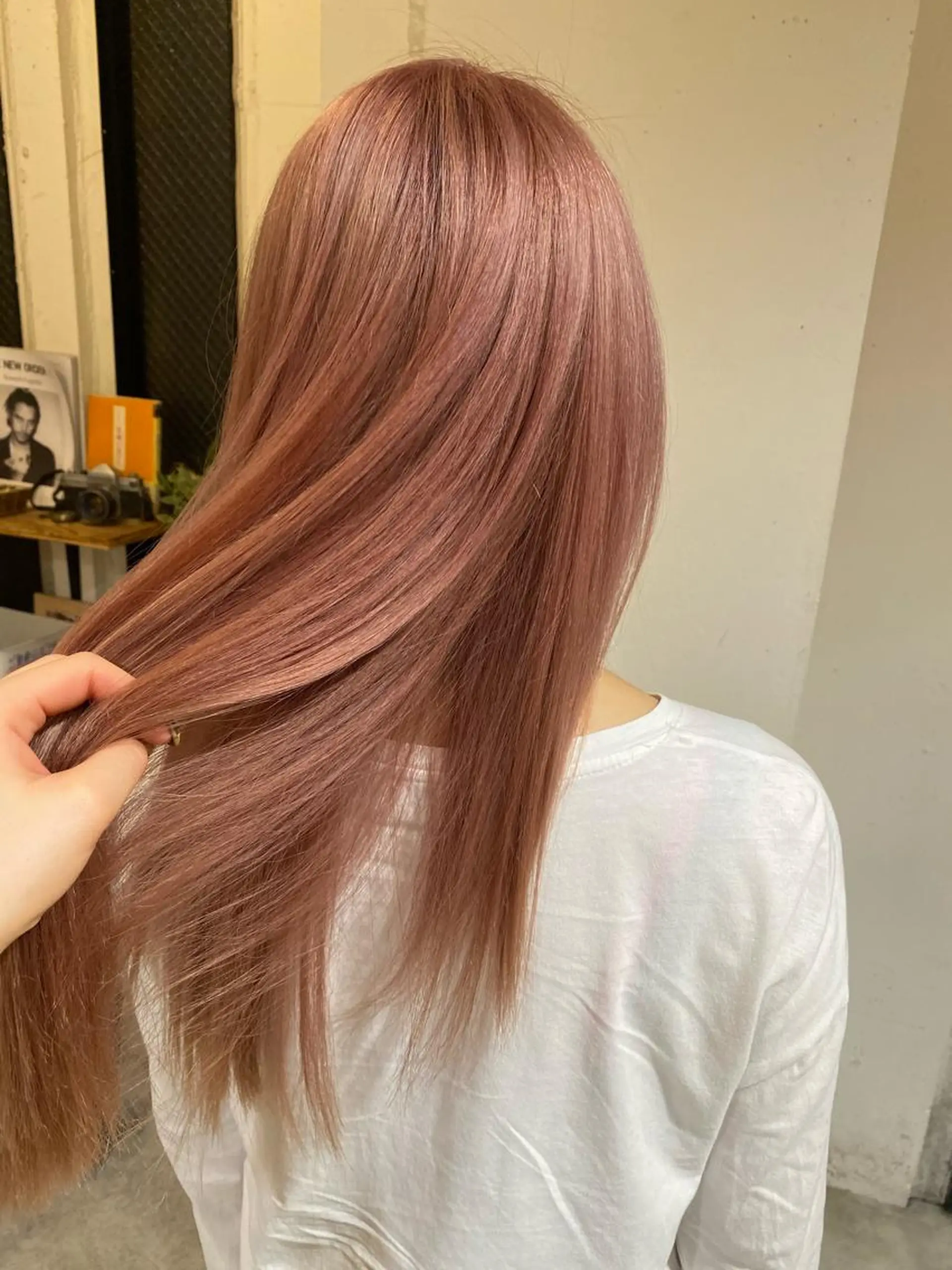 ロング カラー ブリーチ ピンクカラー ヘアカラー トリートメント 髙橋 玲渚のヘアスタイル