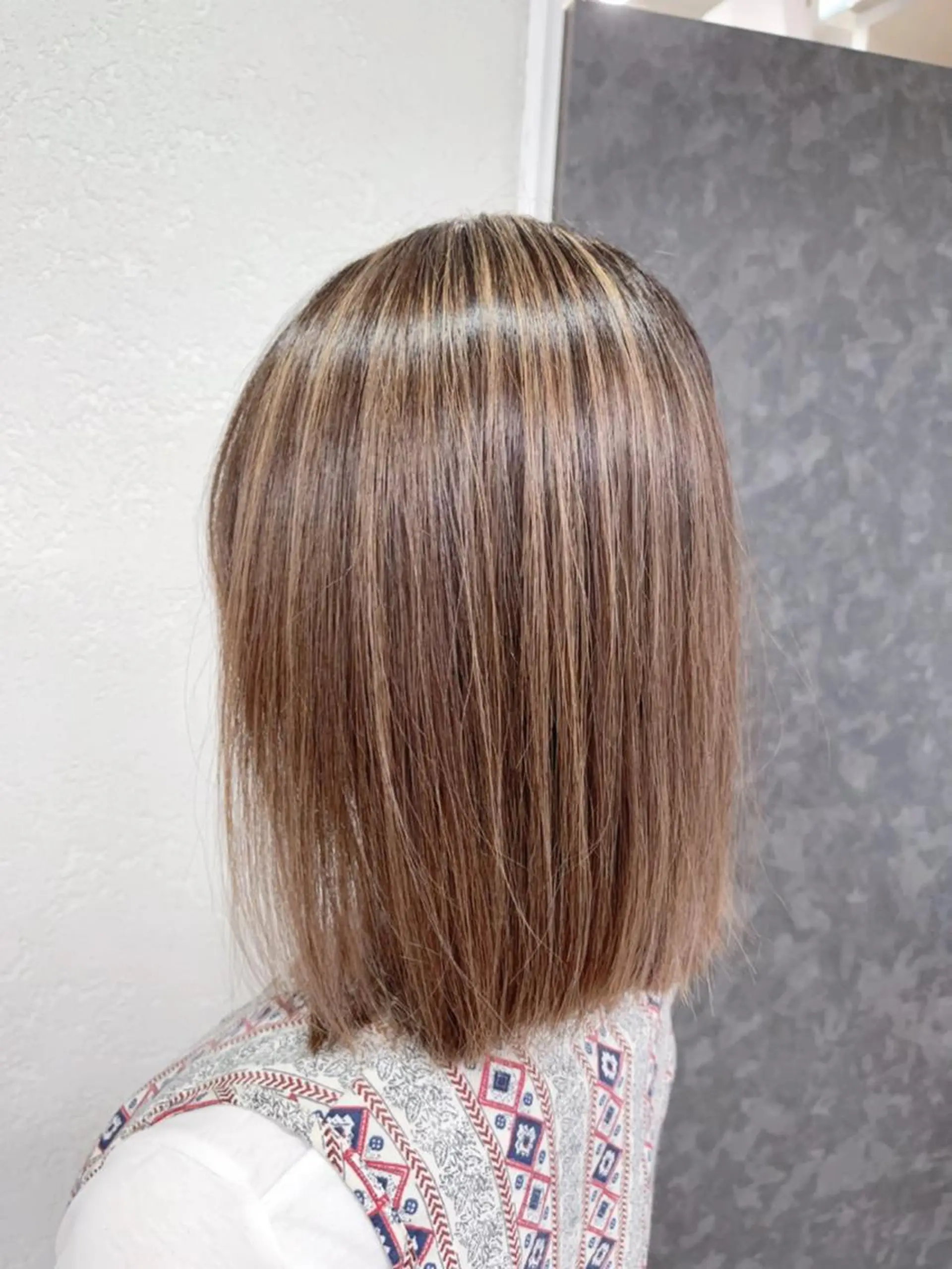 ミディアム カラー ベージュカラー ハイライトカラー ハイライト カット ヘアカラー 🔥ブリーチカラー 槙川のヘアスタイル