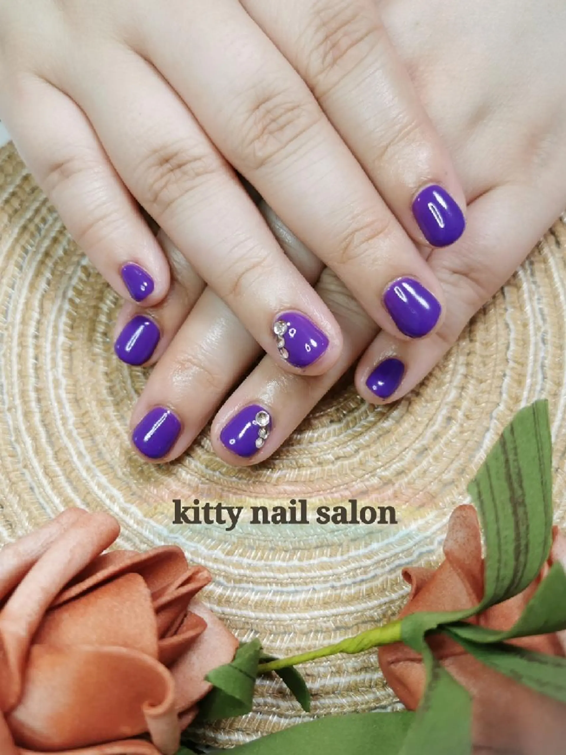 ネイル ワンカラーネイル ストーンネイル kitty nail salonのネイルデザイン