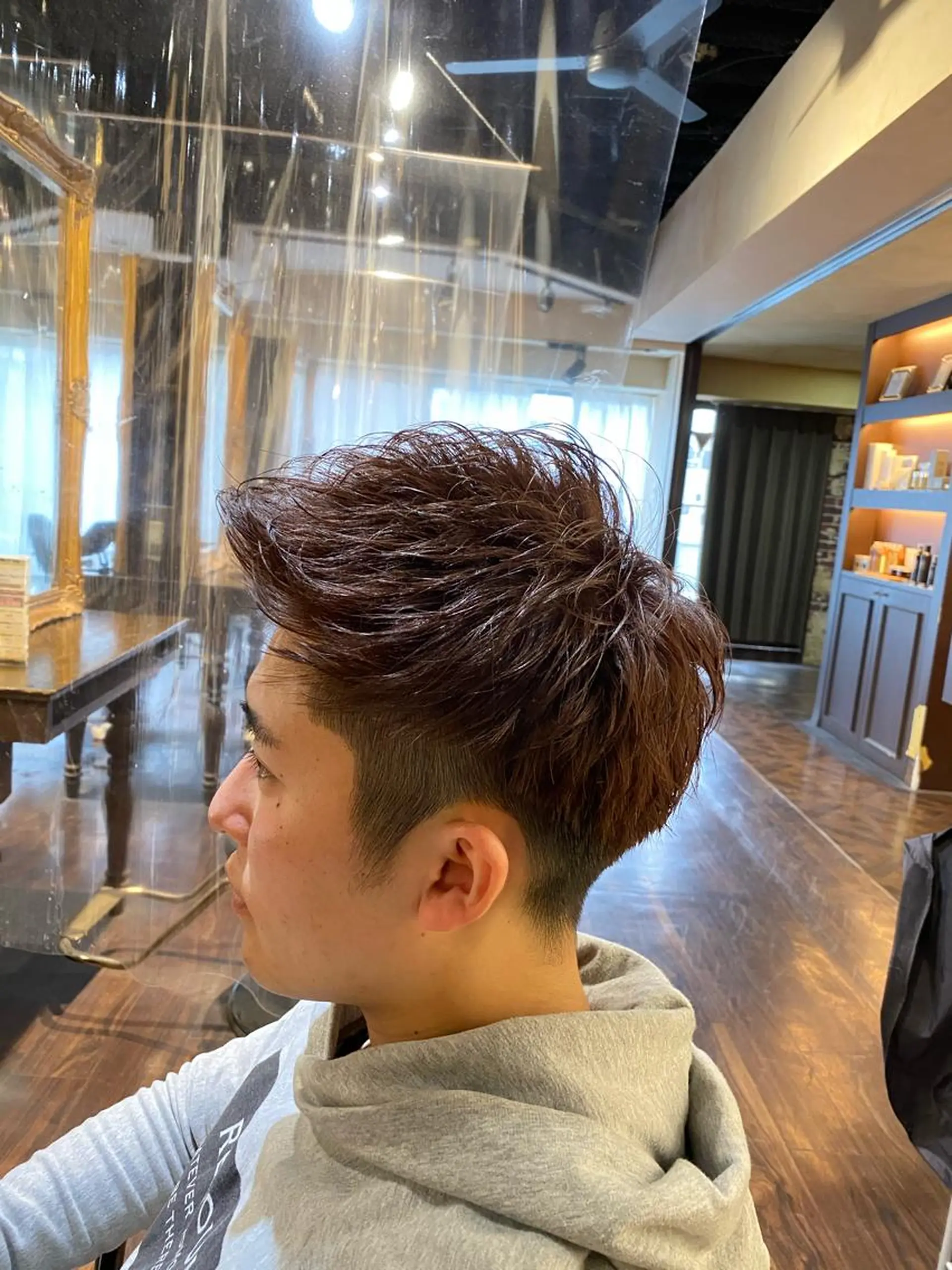 カラー メンズ アップバング ブラウンカラー レッドカラー カット ヘアカラー 大阪メンズヘアのプロ 高橋 直希のヘアスタイル