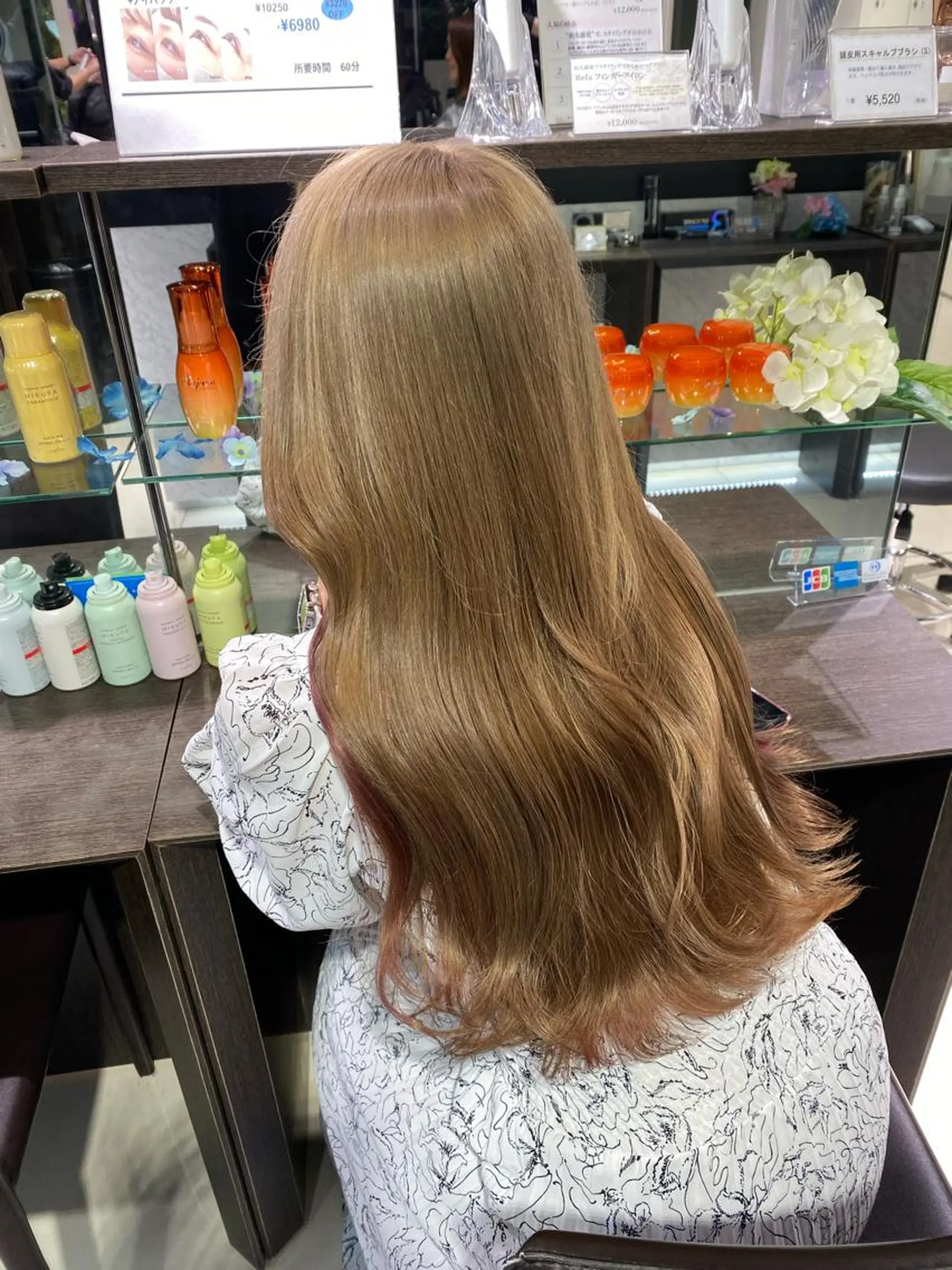 ロング カラー 🩶ブリーチ/ レイヤー🩶フミカのヘアスタイル