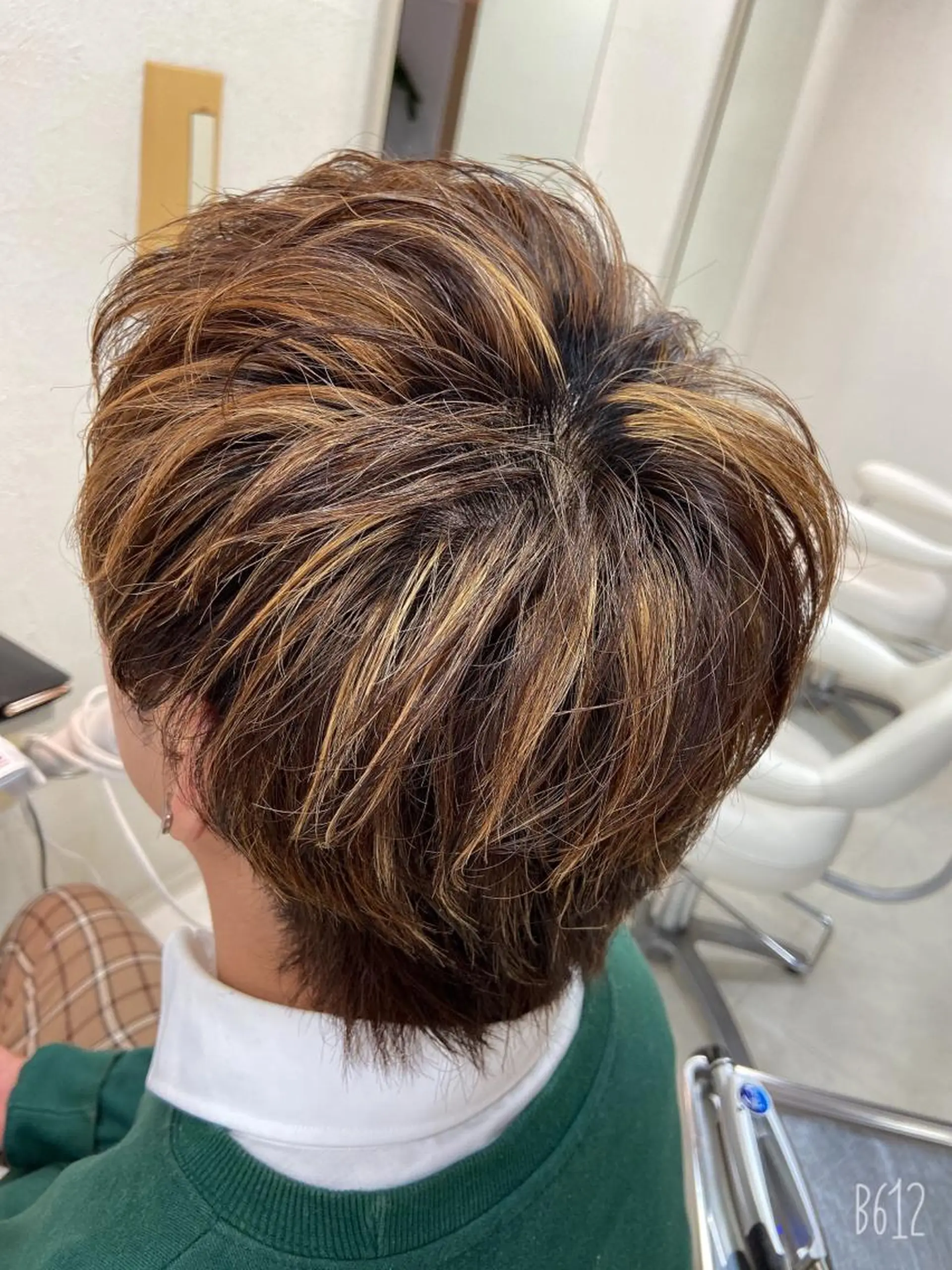 カラー メンズ メンズブリーチ メンズハイライト ブリーチ ハイライトカラー カット ヘッドスパ 菊地 美憂のヘアスタイル