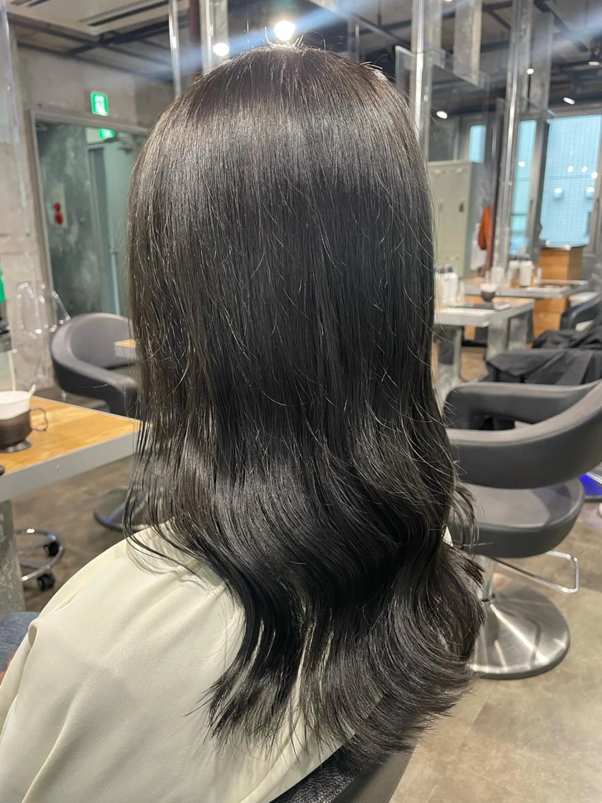 セミロング カラー ヘアアレンジ グレージュ オリーブグレージュ オリーブグレー alicetokyo 🦋宮葉🦋のマツエク・マツパデザイン