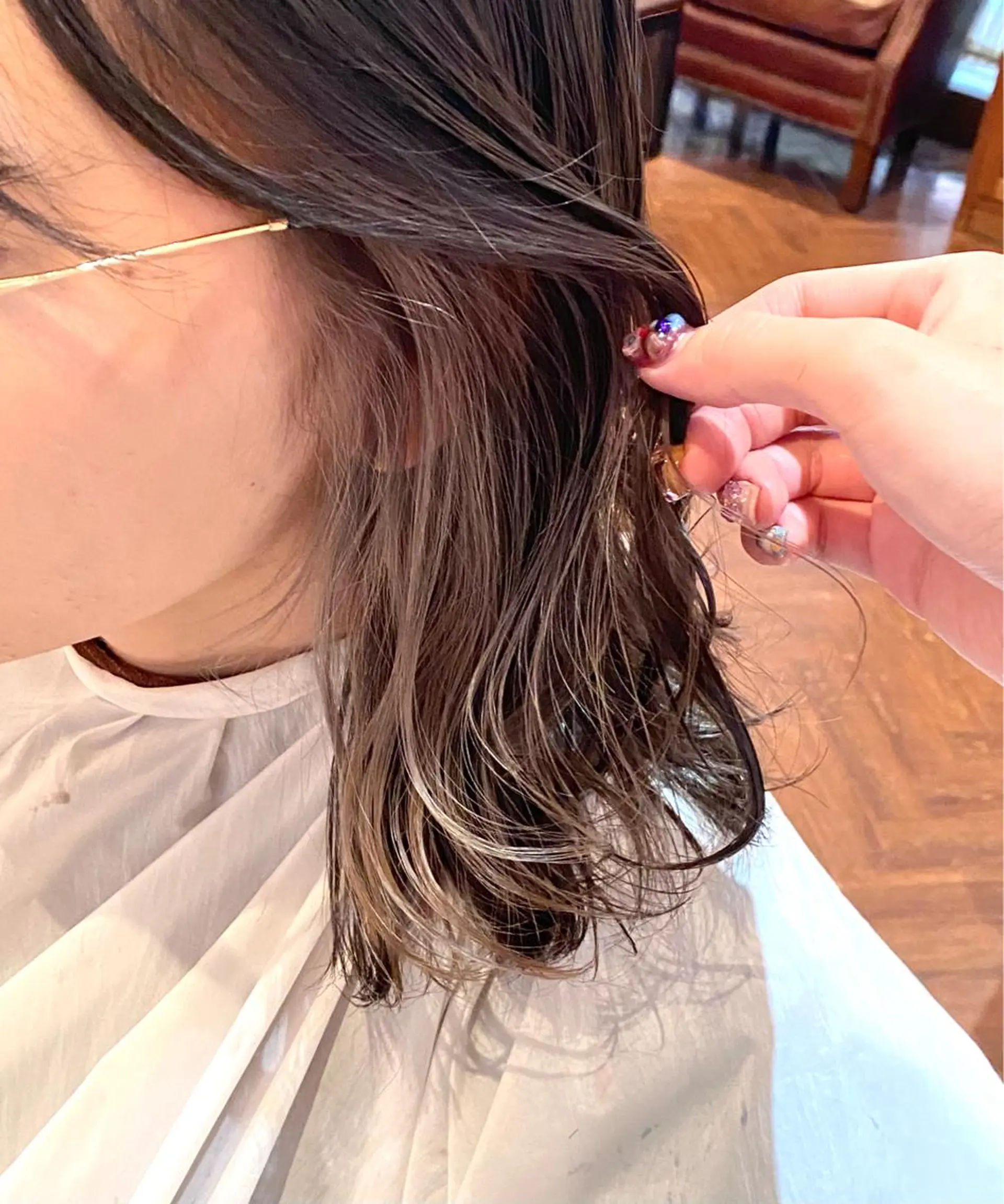 セミロング カラー ブリーチ 🌈🌸あおき みちる🌟💗のヘアスタイル