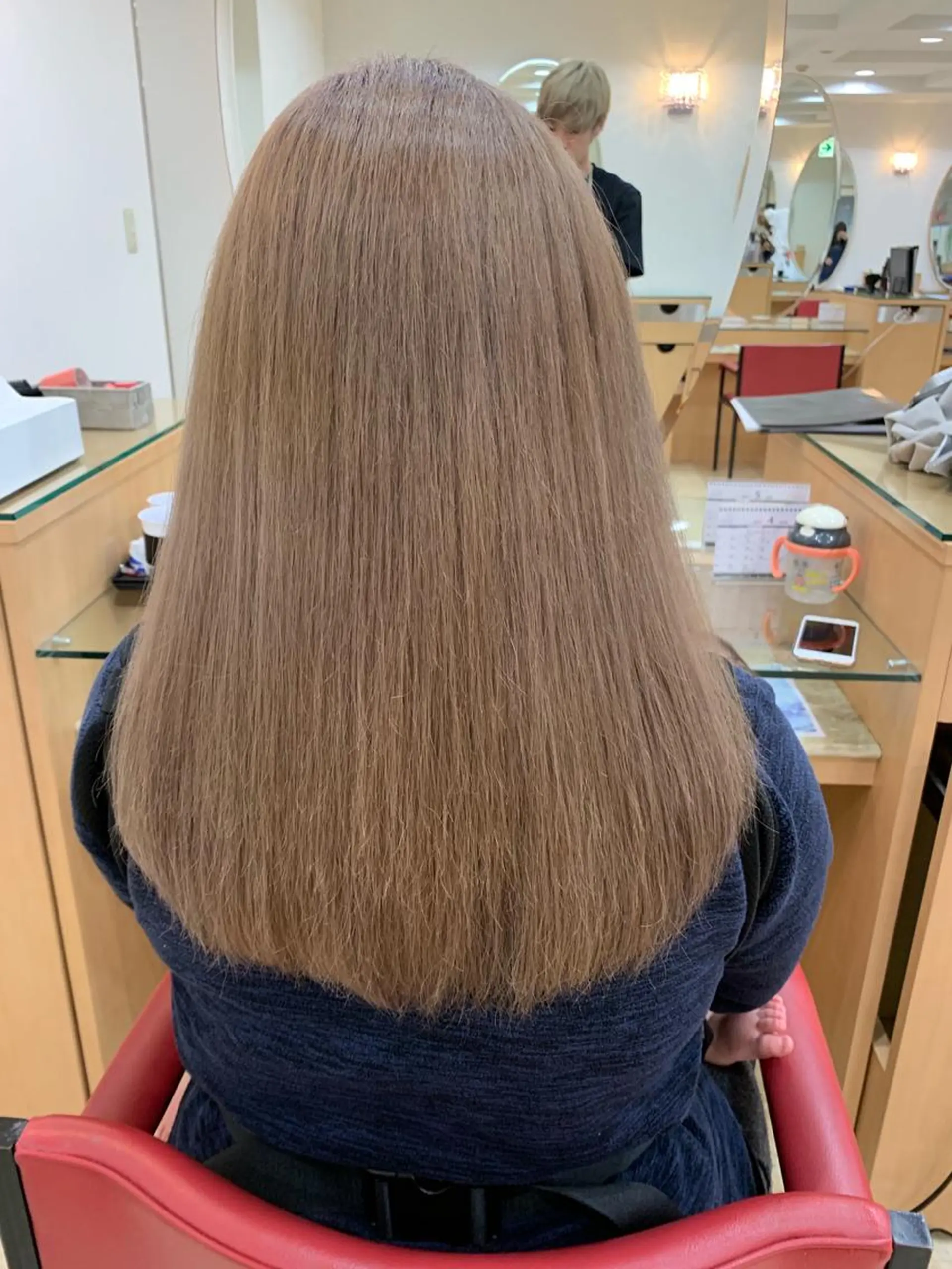 カラー ✨艶ブリーチカラー ✨四ノ宮裕己のヘアスタイル