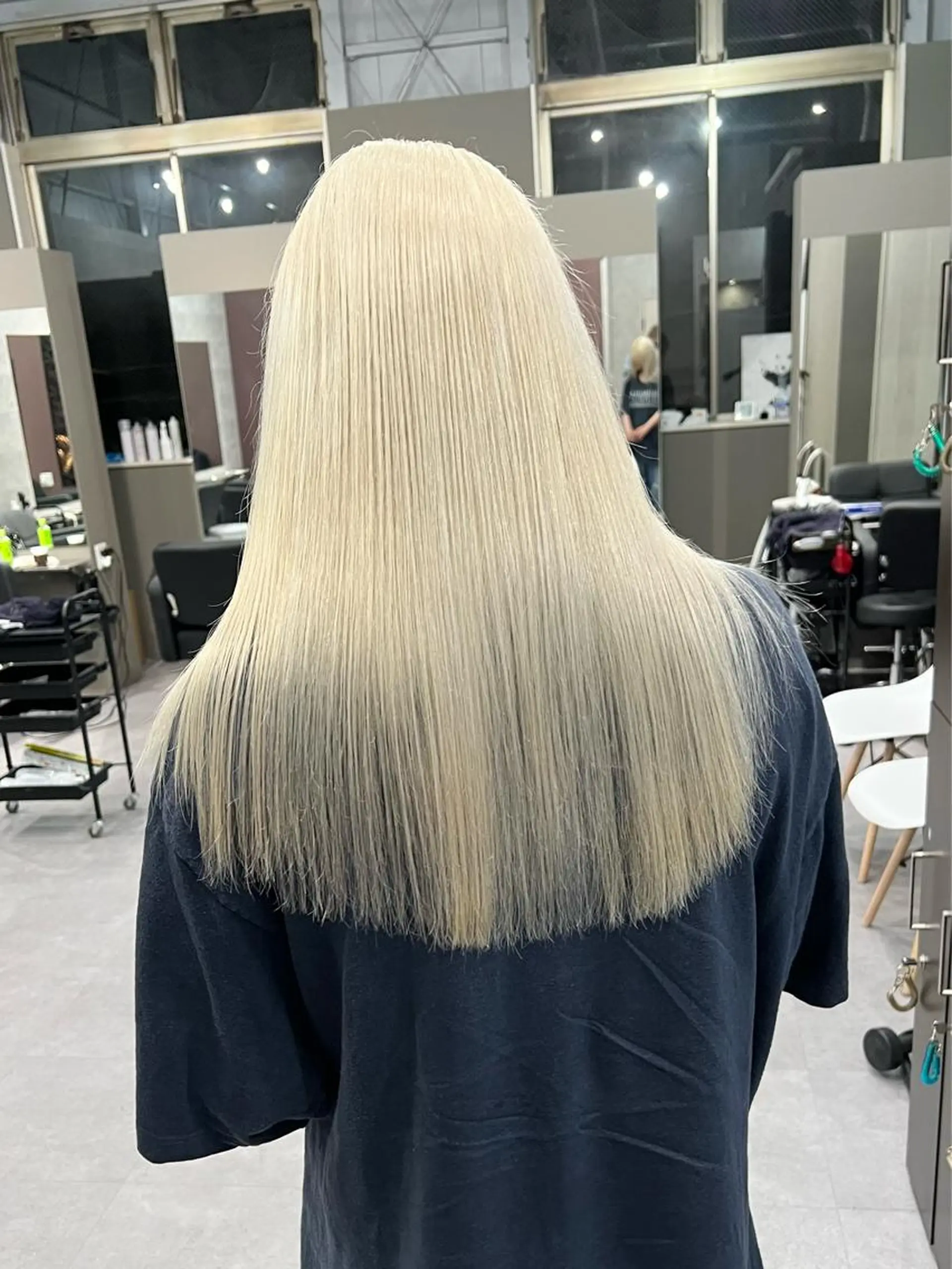 ロング カラー バレイヤージュ ブリーチ 抜きっぱなしブロンド ブロンド ケアブリーチ Via officialのヘアスタイル