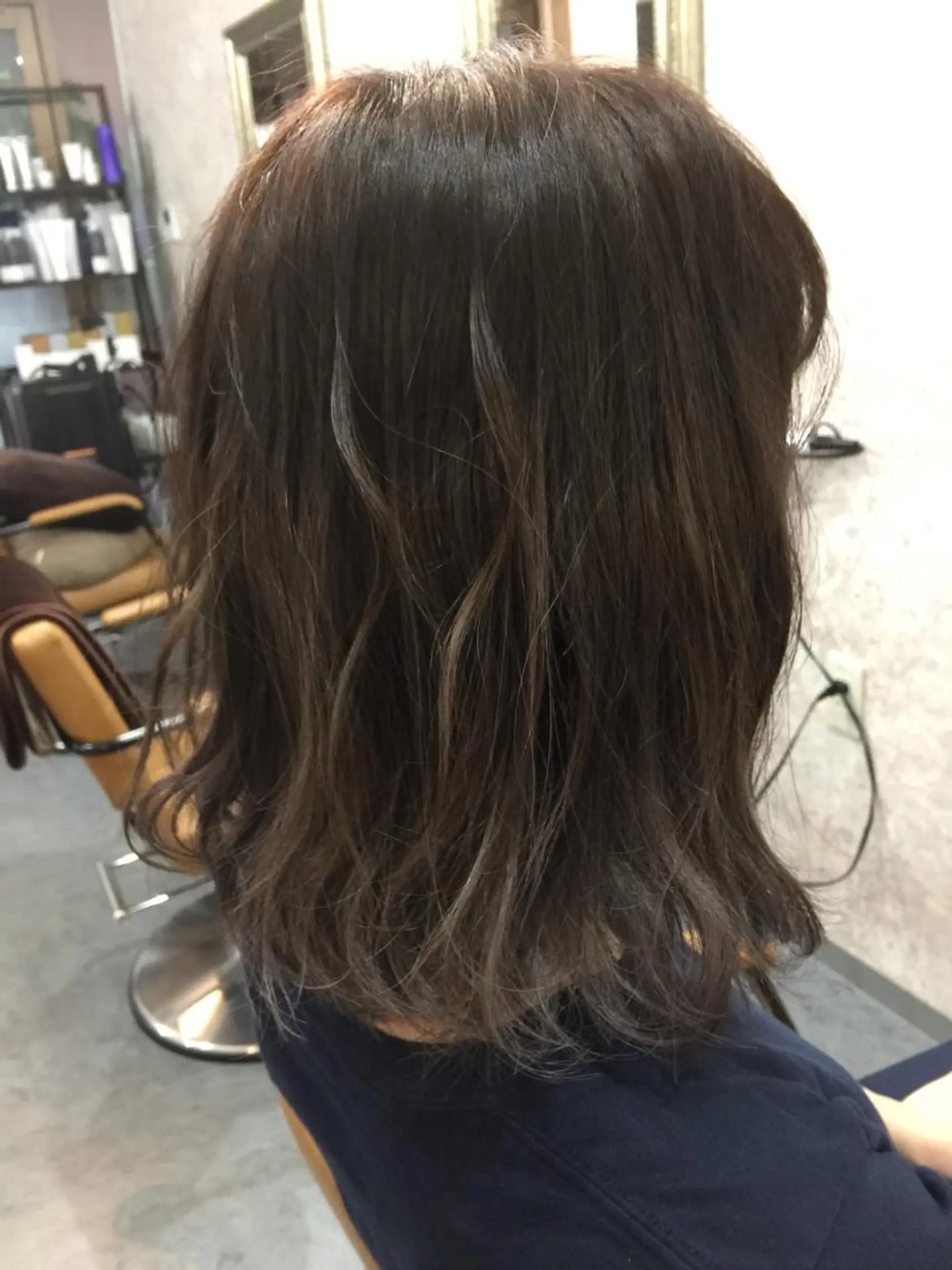 セミロング アッシュ アッシュブラウン ank classic hair【アンククラシックヘアー】所属・バレイヤージュ ハイライト　齋藤祐哉のヘアスタイル