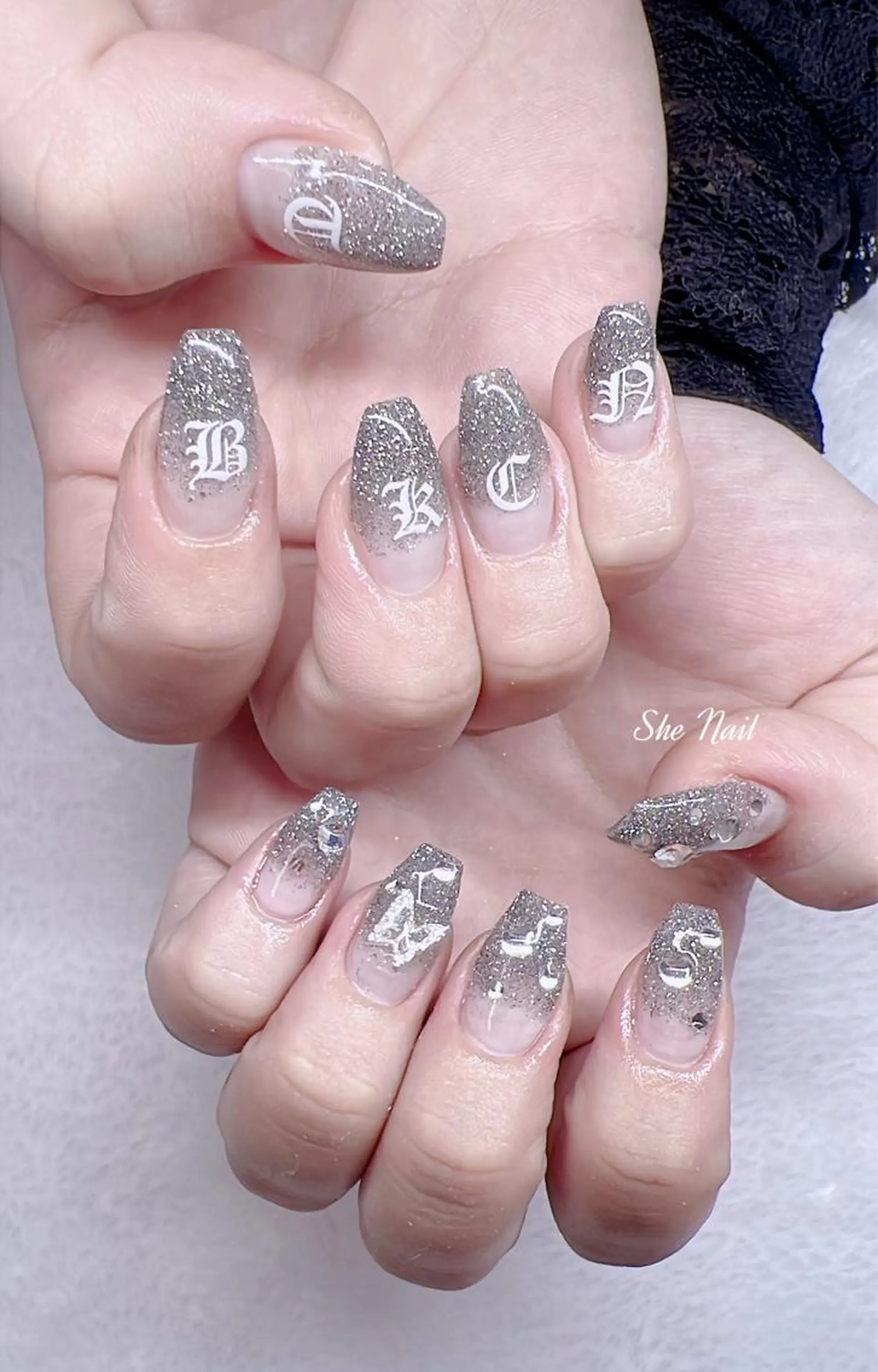 ネイル チークネイル フレンチネイル キラキラネイル 韓国ネイル マグネットネイル ハンドネイル She Nail所属・ISA_ BELLAのネイルデザイン