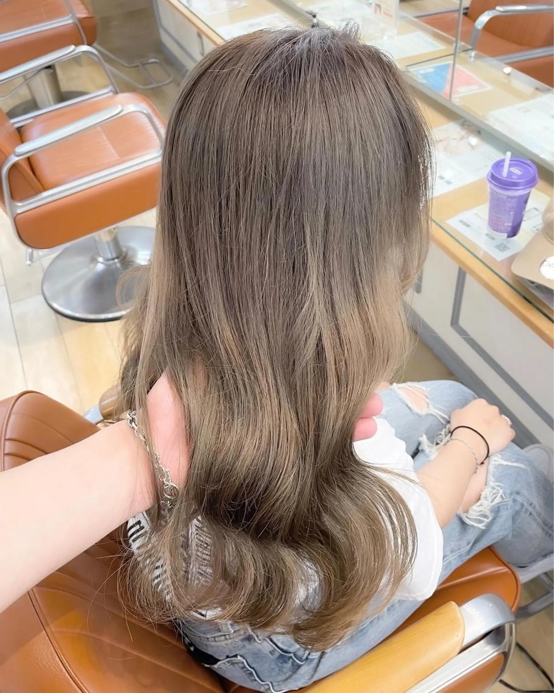 ロング カラー ベージュカラー ブリーチ ケアカラー 透明感カラー ミルクティーベージュ カット ヘアカラー トリートメント 横浜/レイヤーカット /韓国ヘア/佐藤記正のヘアスタイル