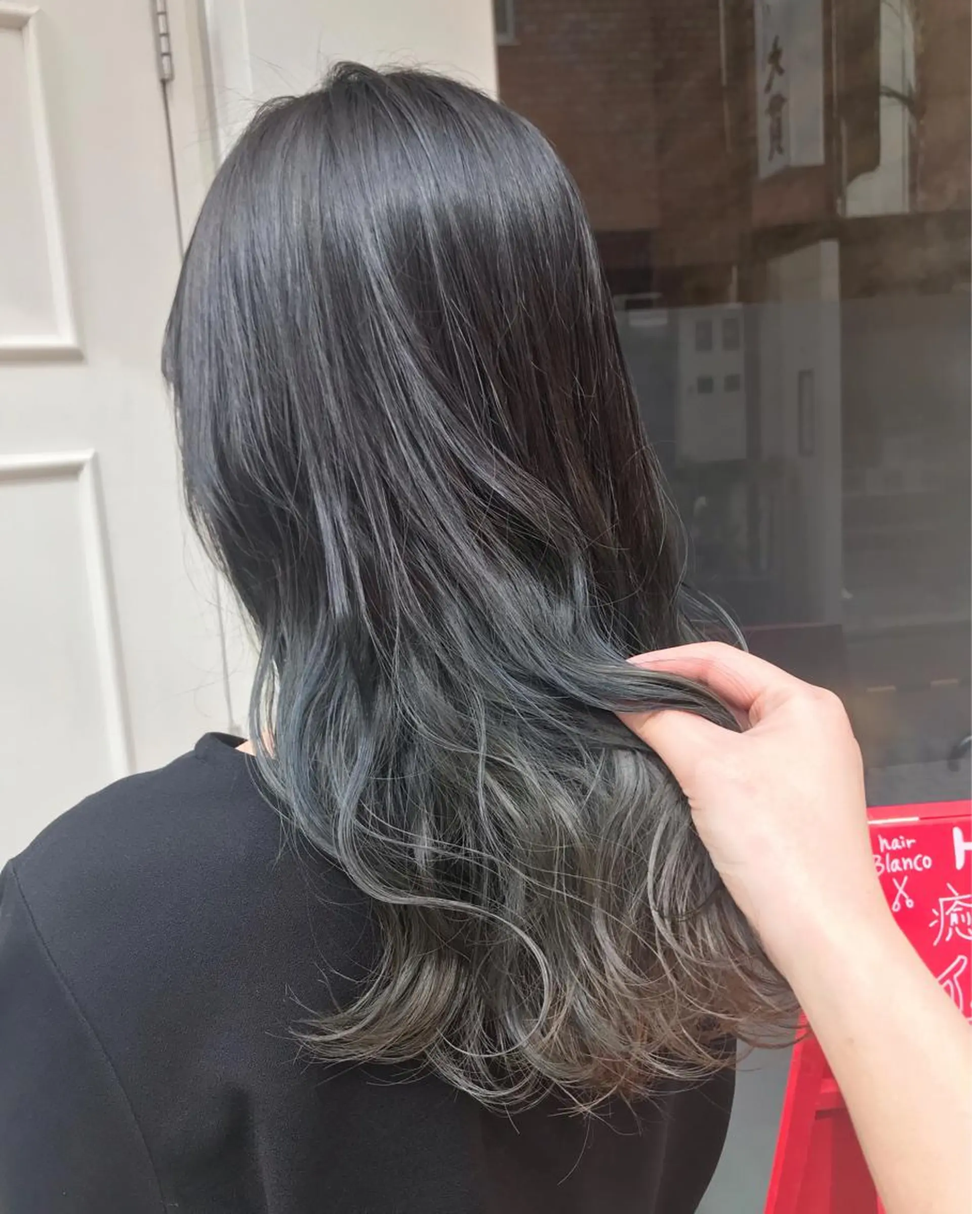 ロング カラー uru"所属・uru" すずきさゆりのヘアスタイル