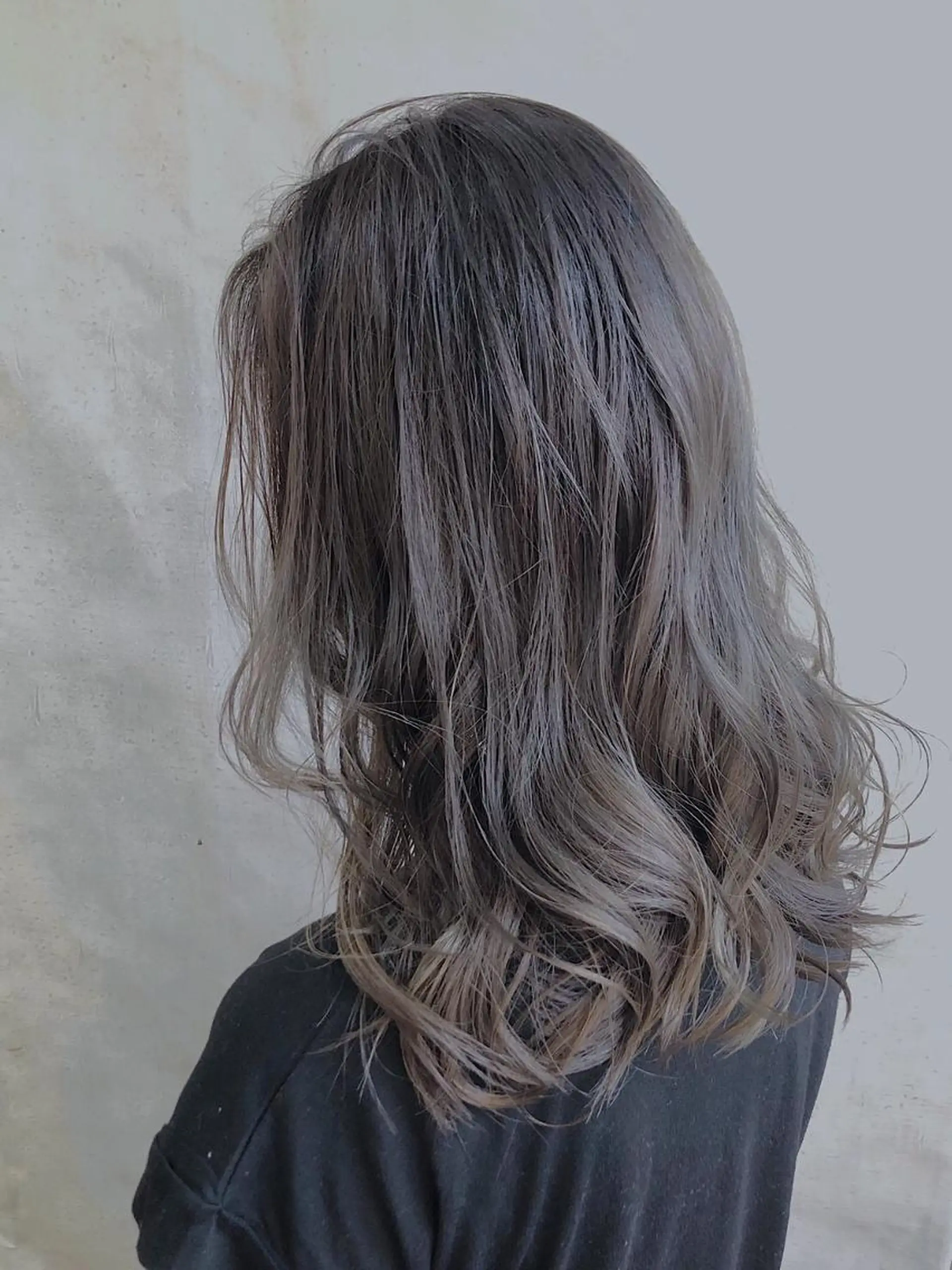 セミロング カラー MOU namba ムウナンバのヘアスタイル