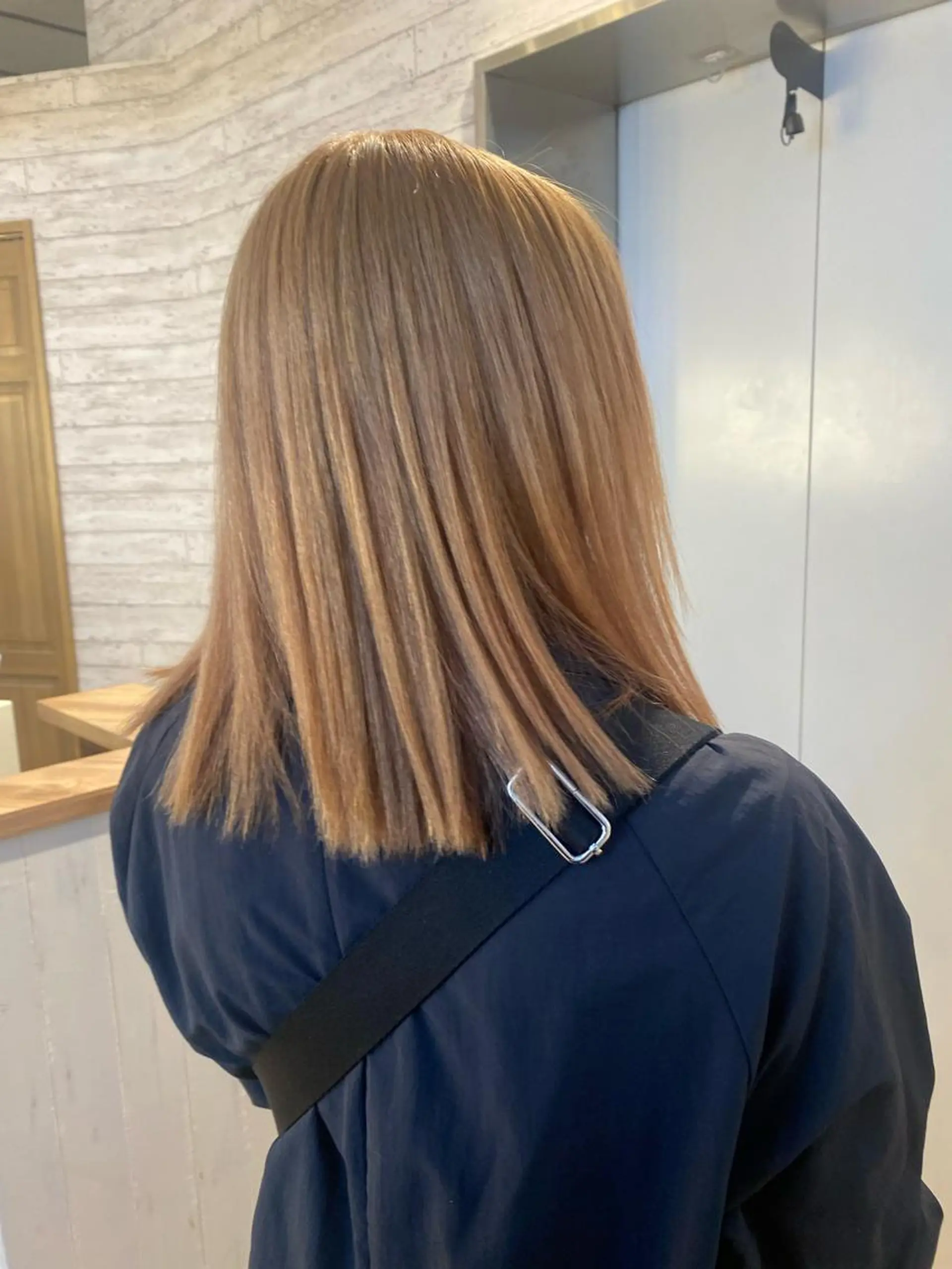 ミディアム カラー hair salon dot.tokyo color所属・MANAMI 🥀ウルフカットのヘアスタイル