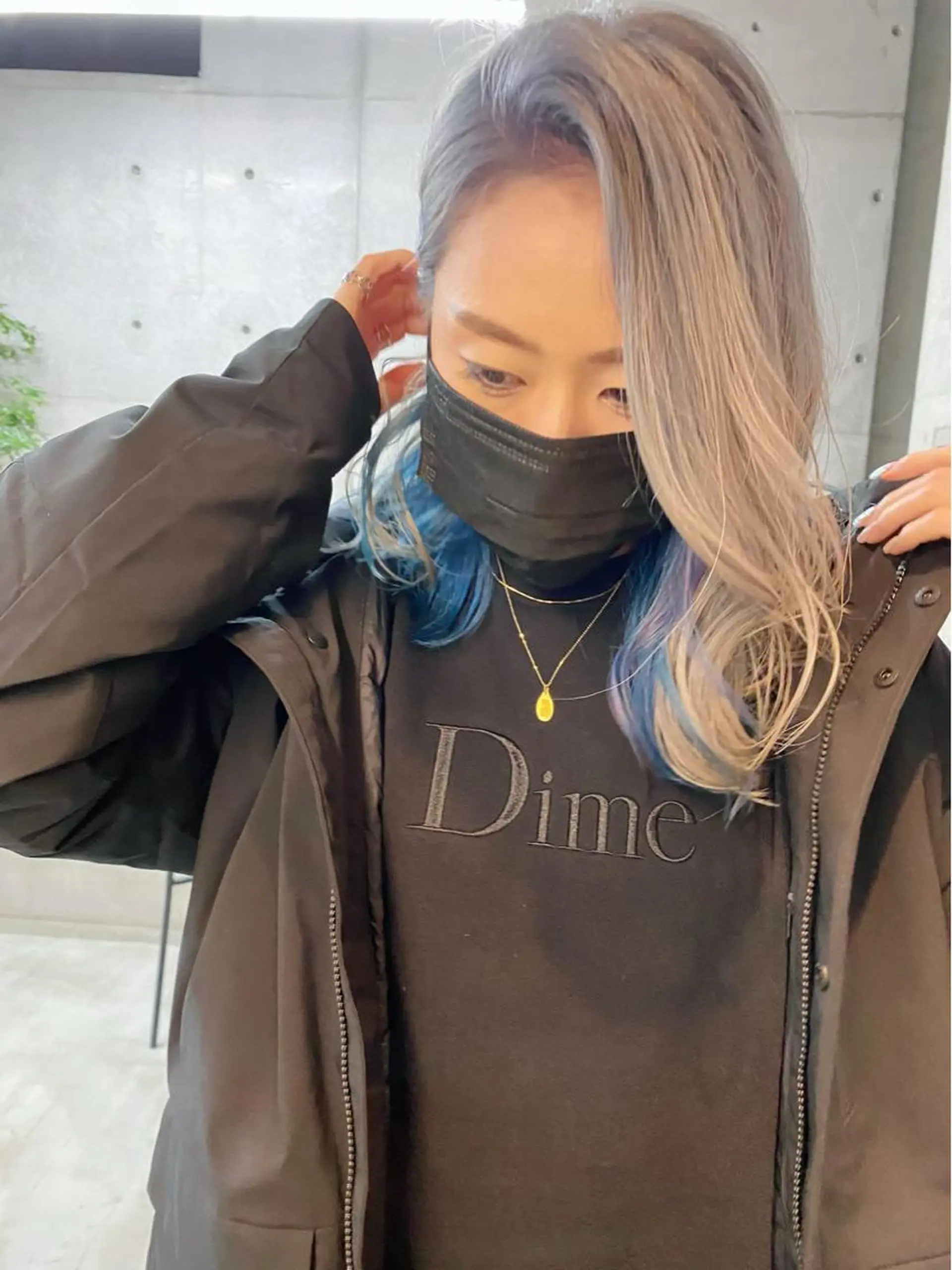 セミロング カラー ヘアアレンジ ブリーチ ブルーカラー パープルカラー son hair HIROEのヘアスタイル