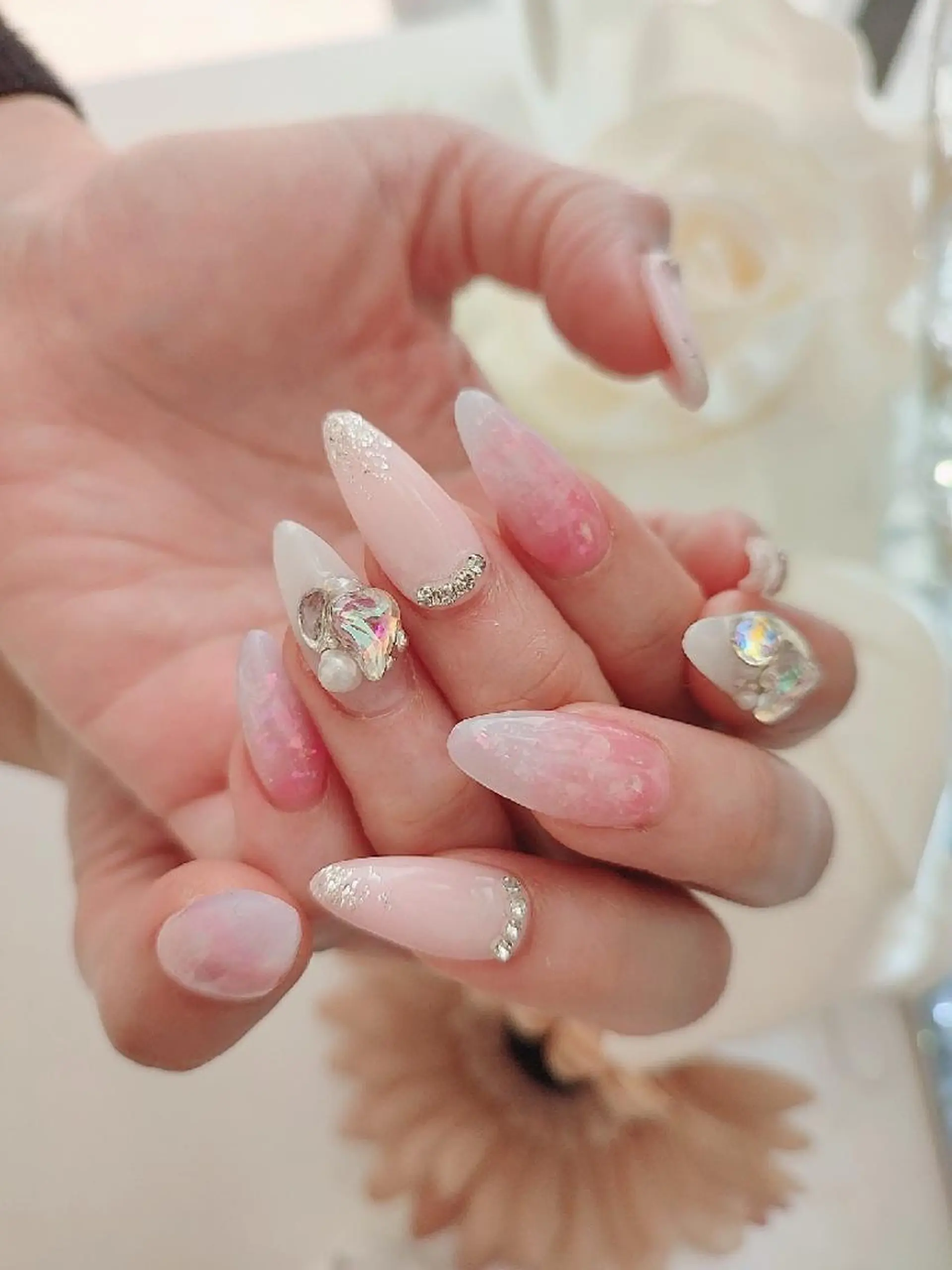 ネイル ハンドネイル RUNWAY 　　の眉毛・アイブロウイメージ