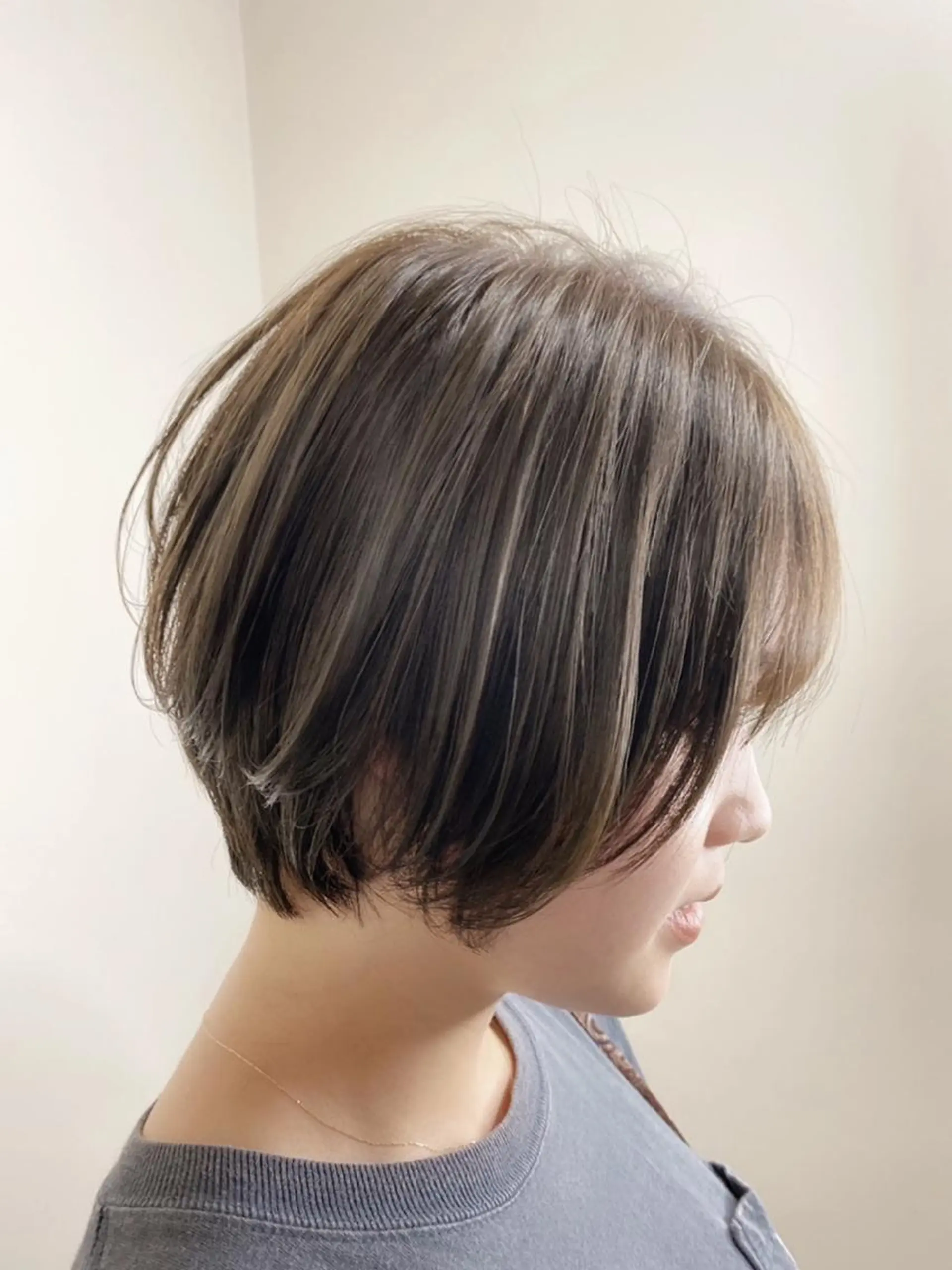 ショート カラー 井手 伸哉のヘアスタイル