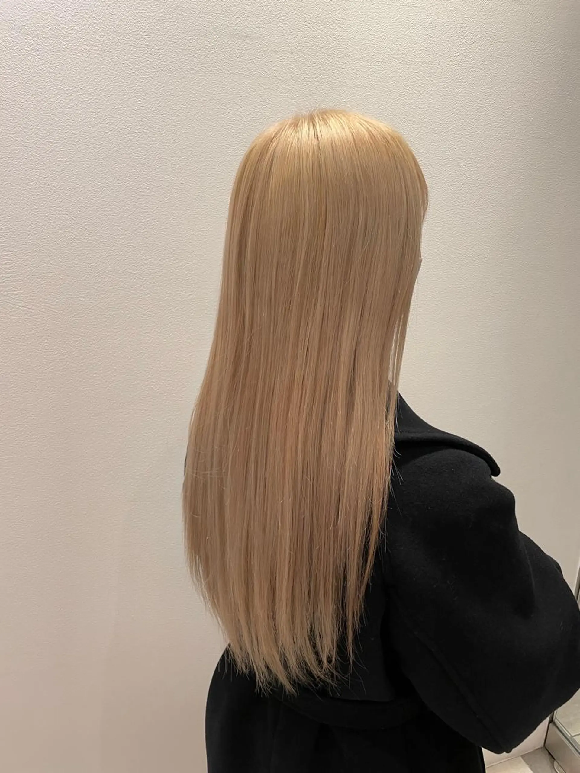 セミロング カラー ベージュカラー ブロンド CiNEMA daikanyama所属・透明感カラー🫧 今泉健太のヘアスタイル