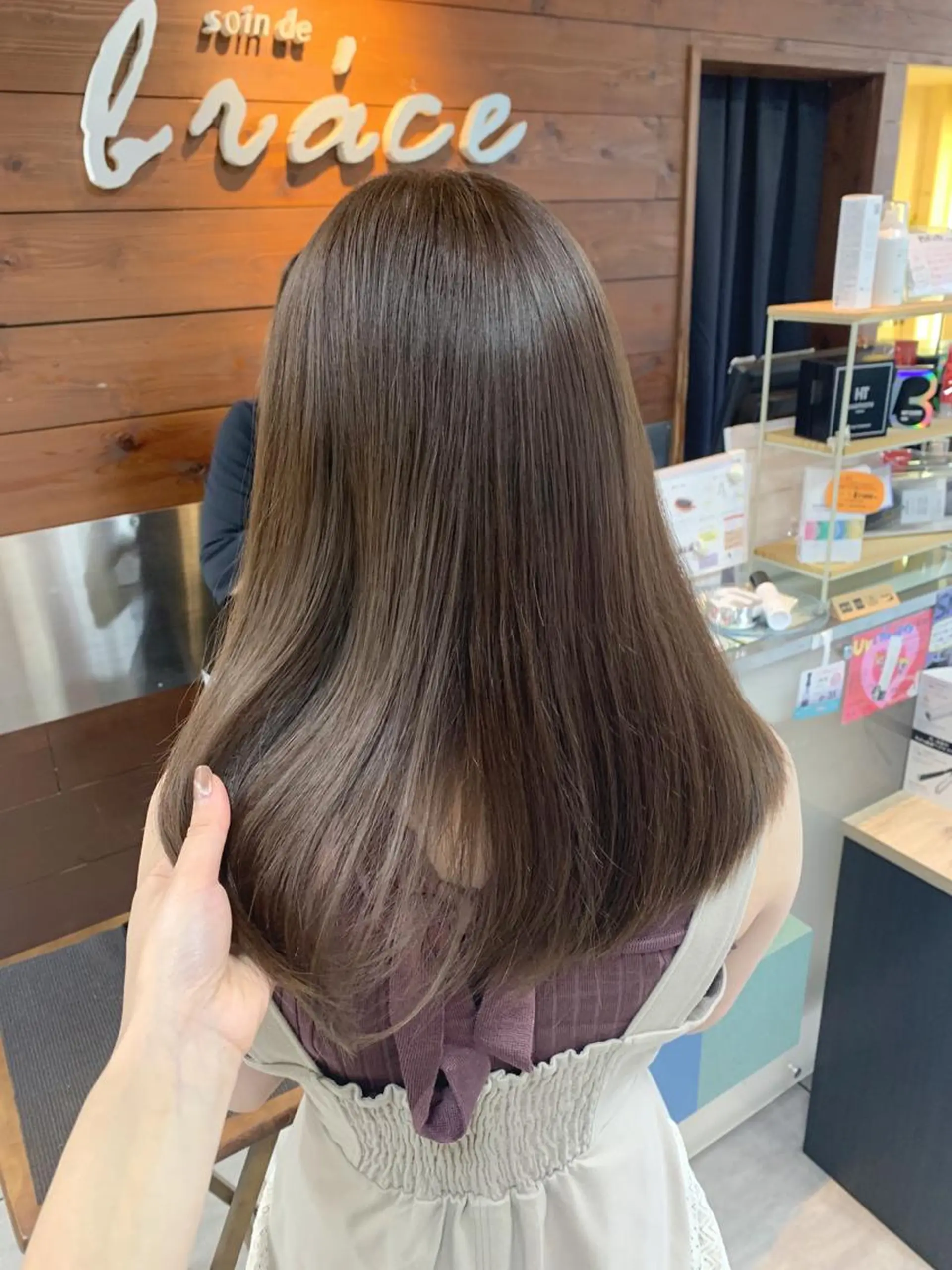 セミロング ヘアカラー 🫧艶髪カラー🫧 森本くるみのヘアスタイル