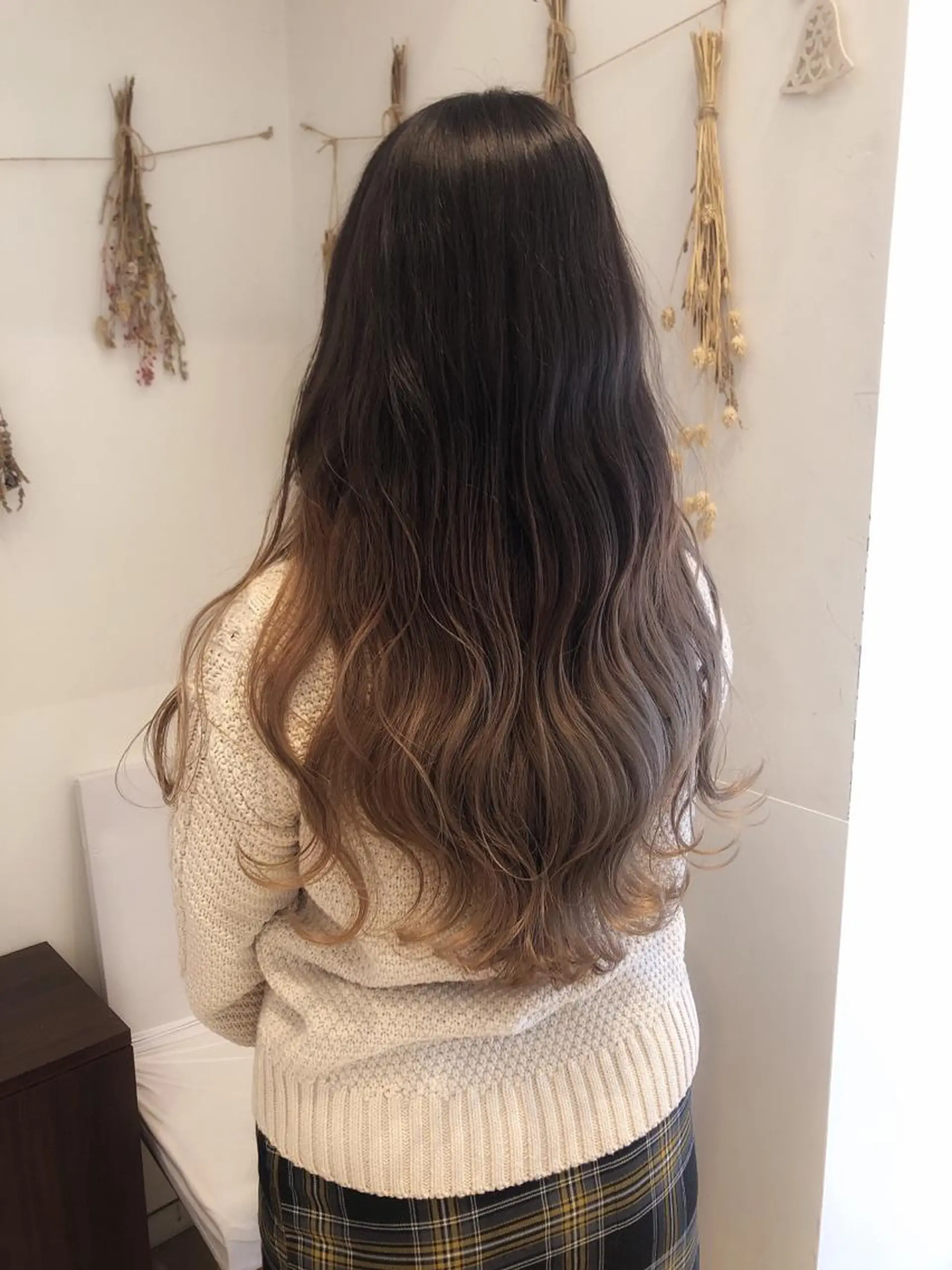 ロング カラー グラデーションカラー グレージュ はだゆうき @hadadan08のヘアスタイル