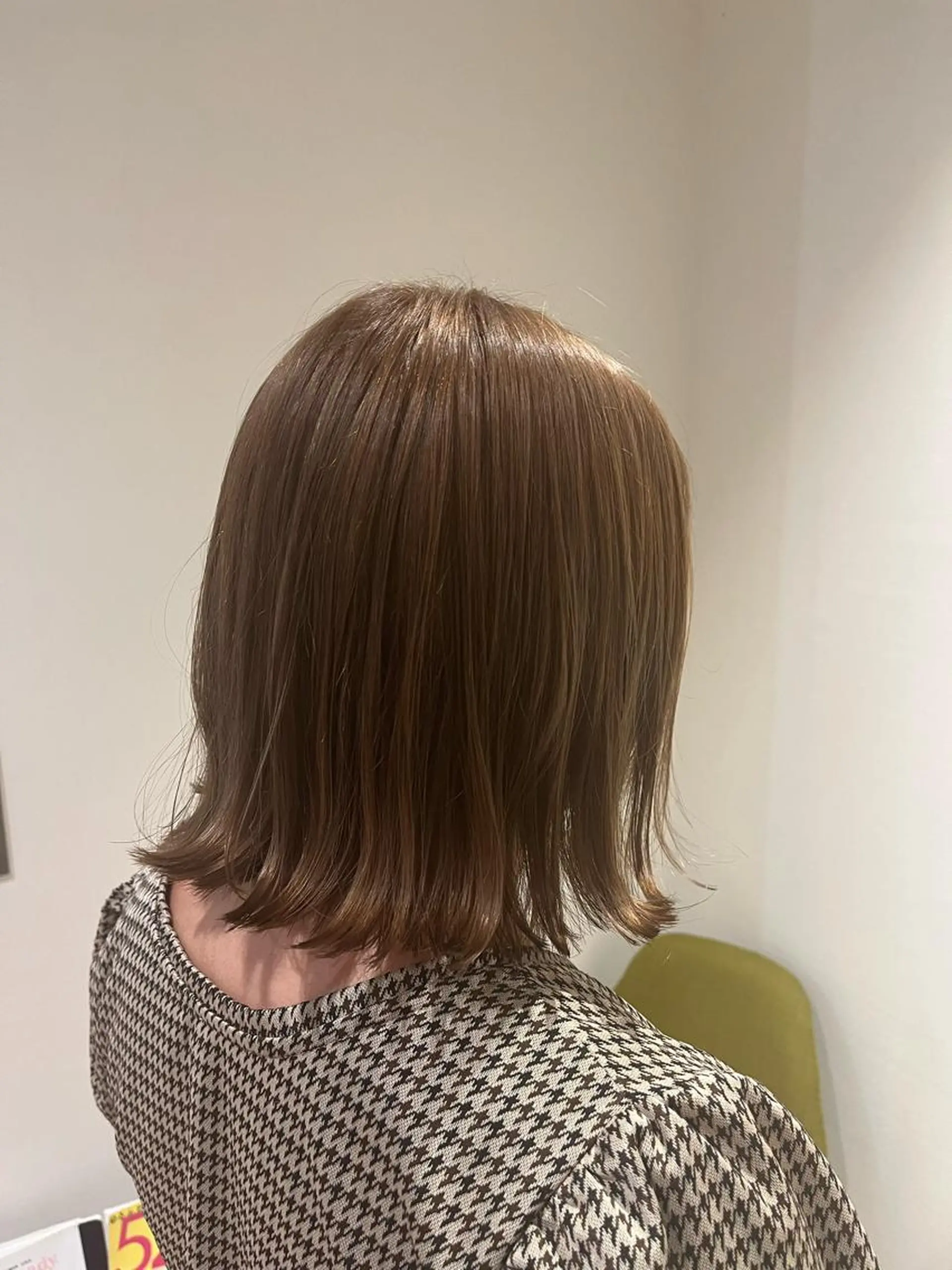 ミディアム 伊東 彩花のヘアスタイル