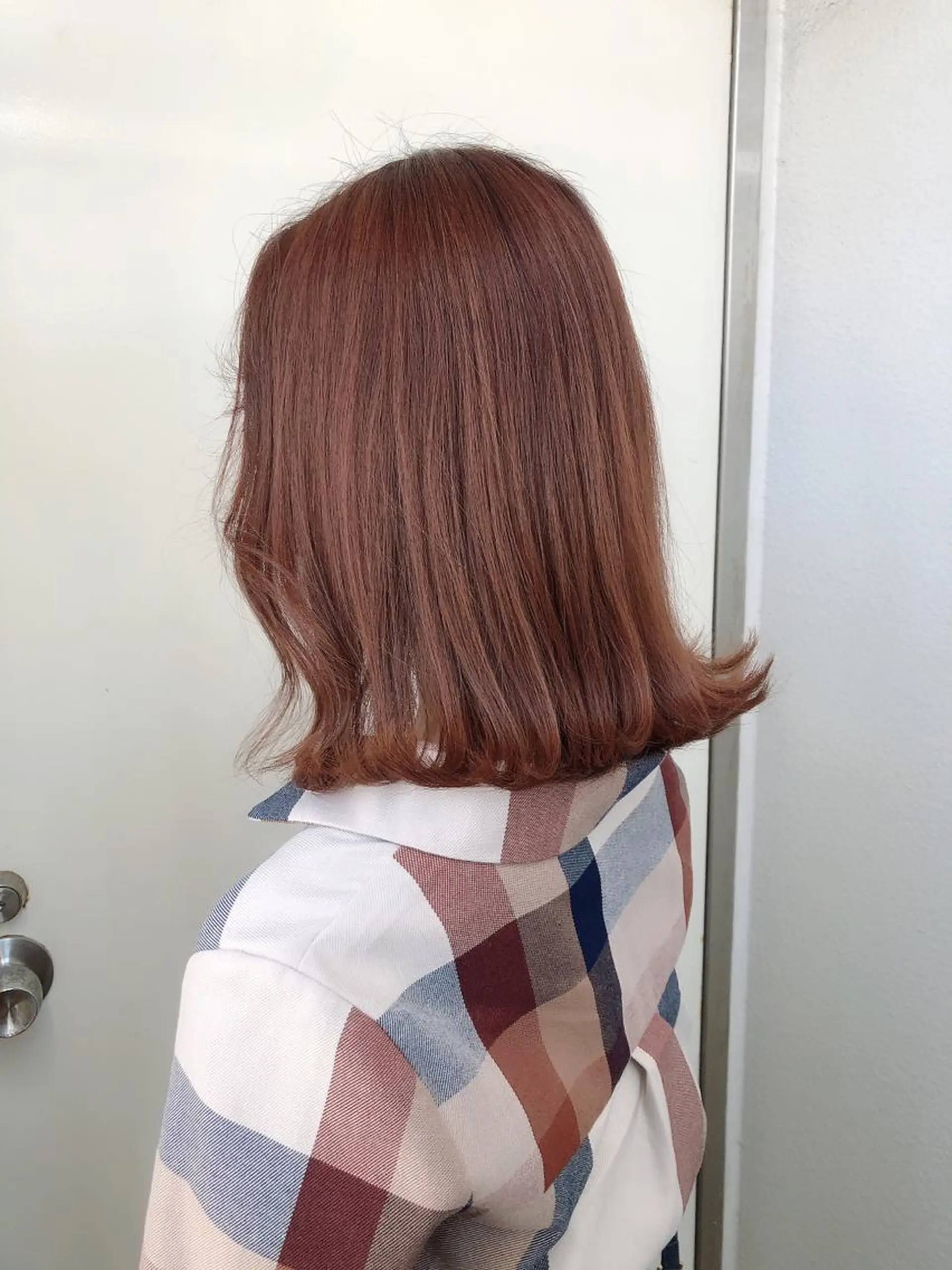 ミディアム カラー カット ヘアカラー トリートメント 韓国🇰🇷レイヤー 映える顔周り🩷のヘアスタイル